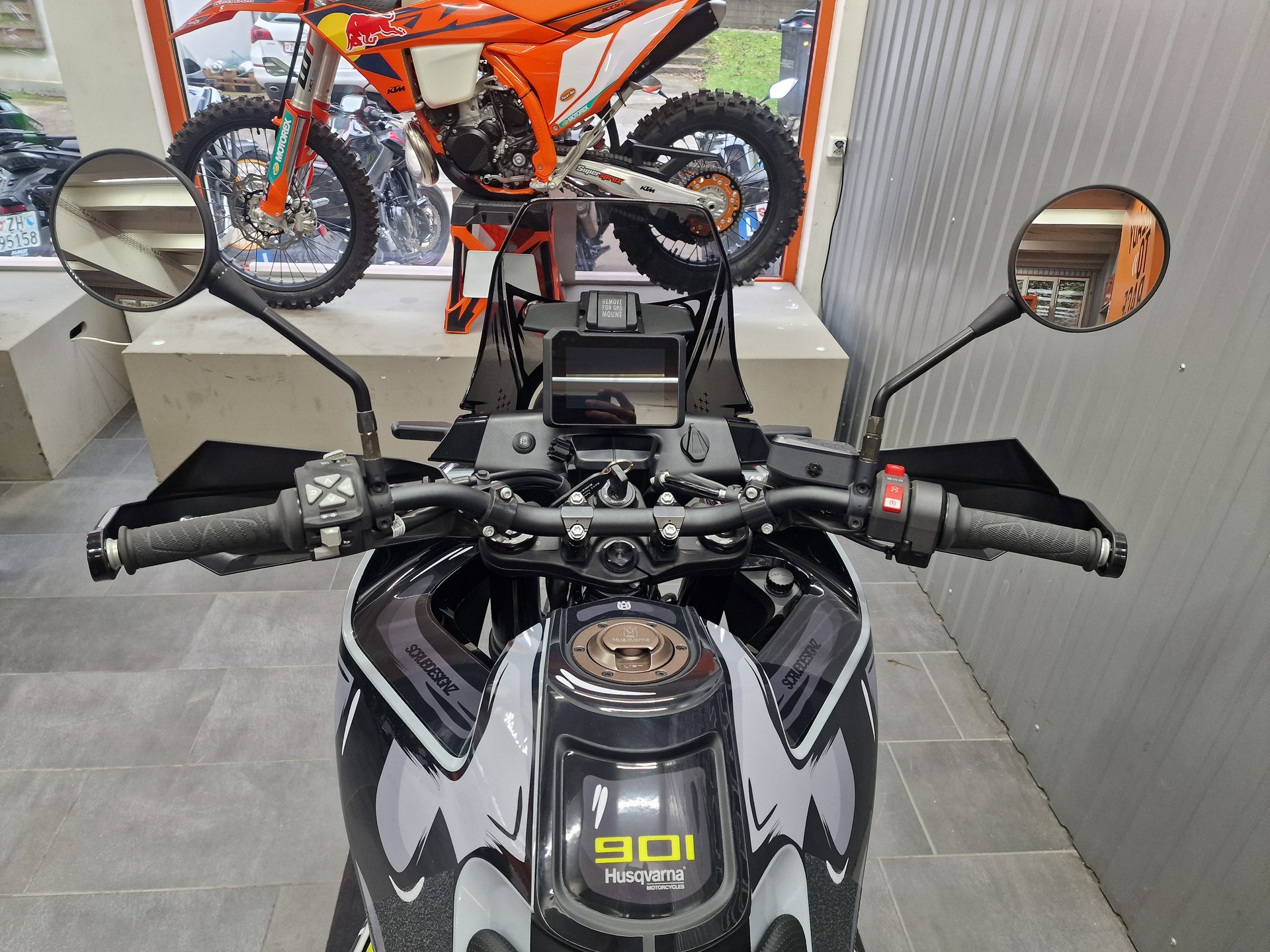 HUSQVARNA Norden 901-image-7