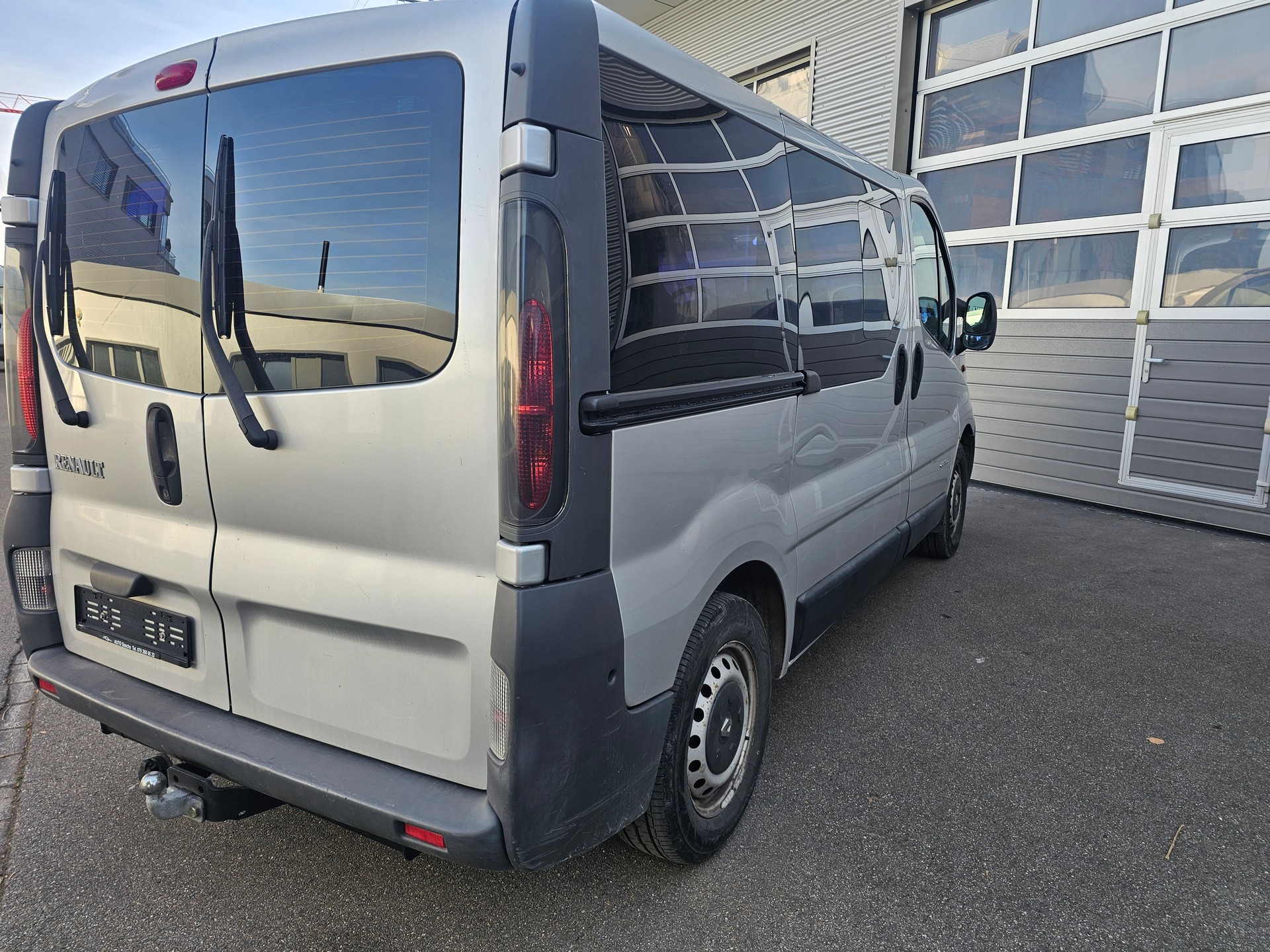 RENAULT Trafic 1.9 dCi 100 2.9t-image-7