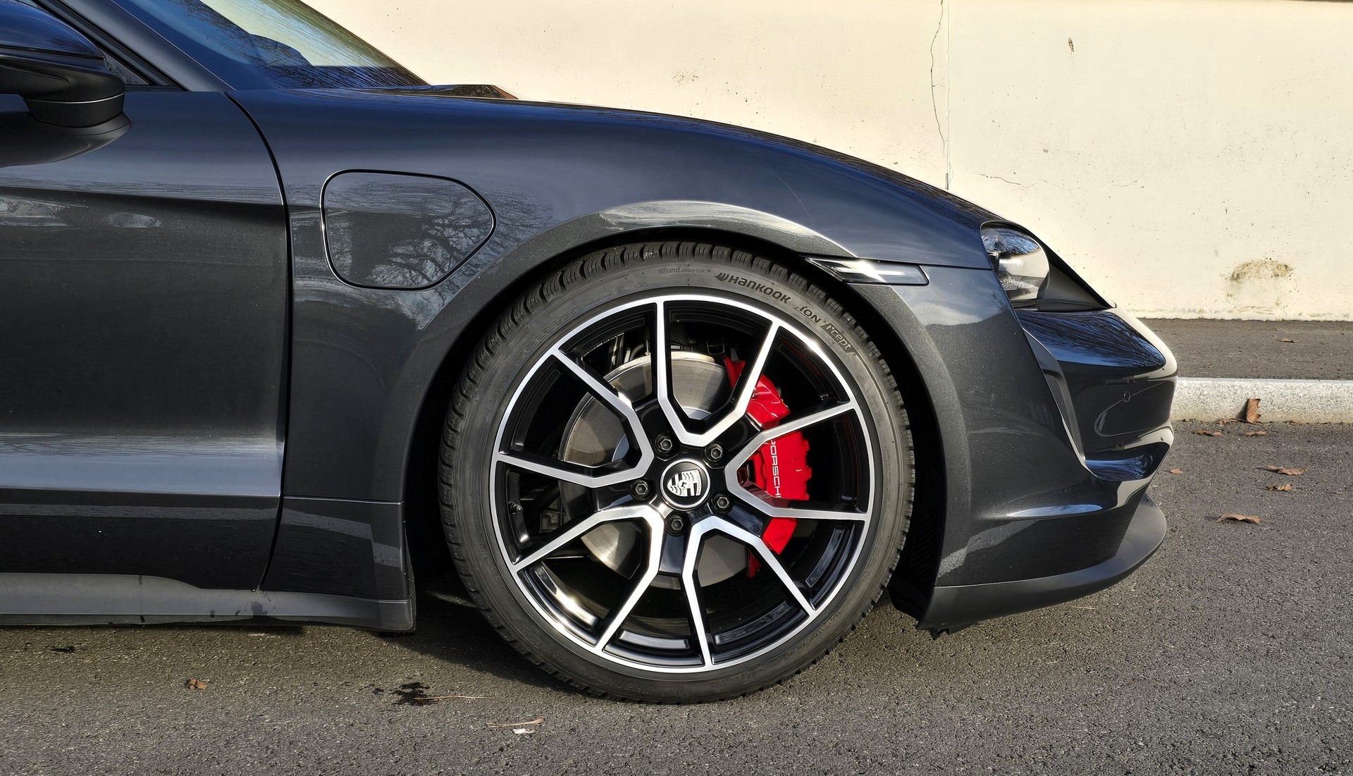 PORSCHE Taycan 4S 93.4 kWh-showroom-element-2