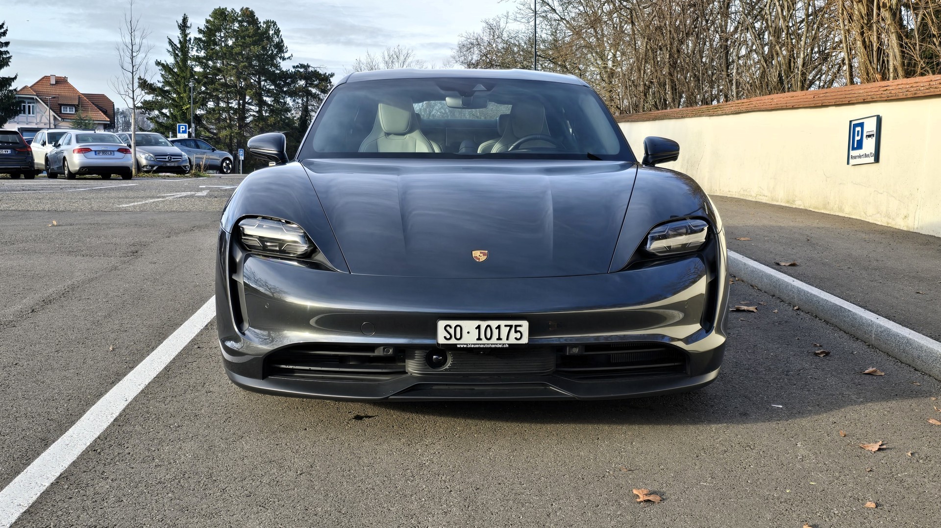 PORSCHE Taycan 4S 93.4 kWh-showroom-element-3
