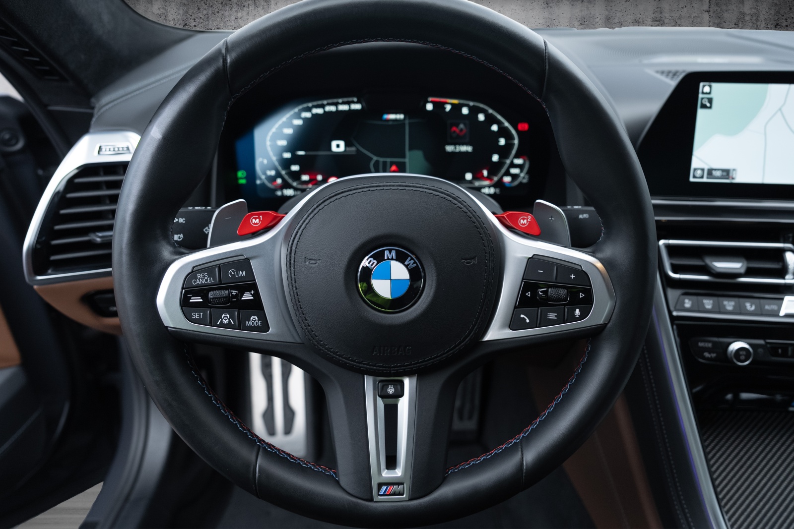 BMW M8 Competition xDrive Coupé-image-7