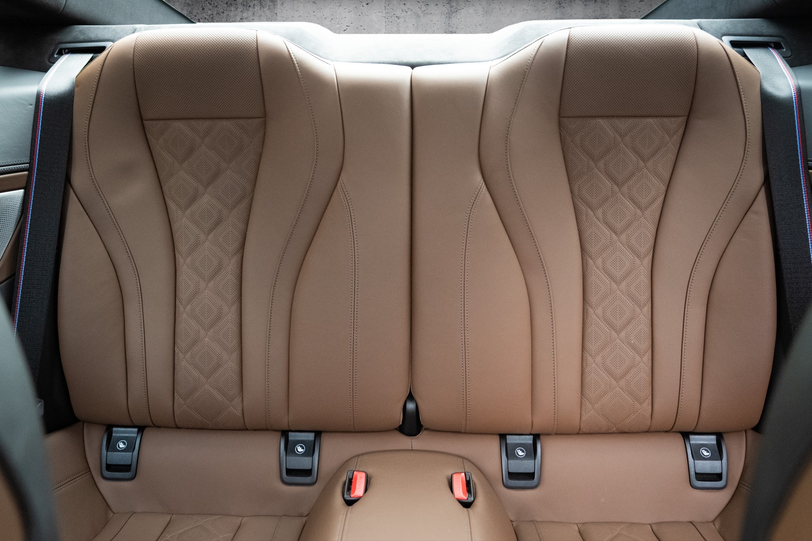 BMW M8 Competition xDrive Coupé-image-8