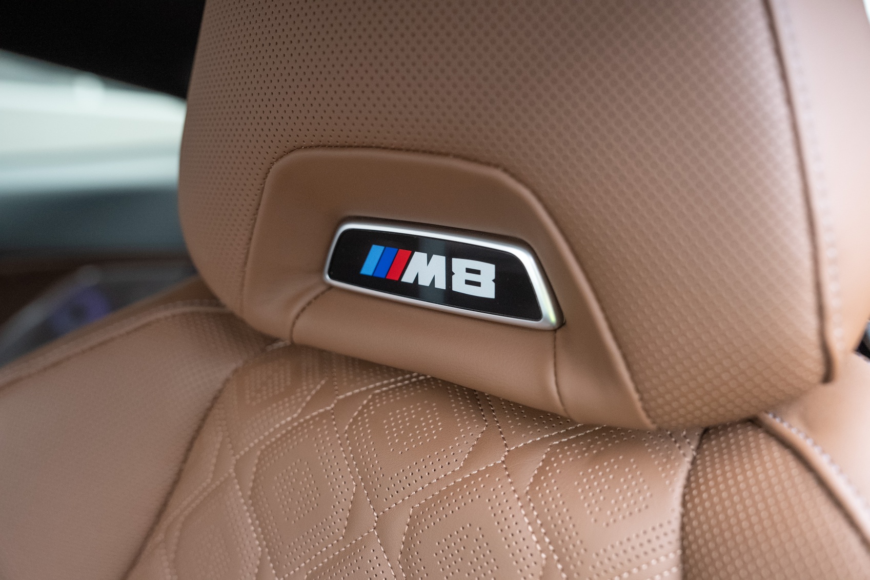 BMW M8 Competition xDrive Coupé-image-13