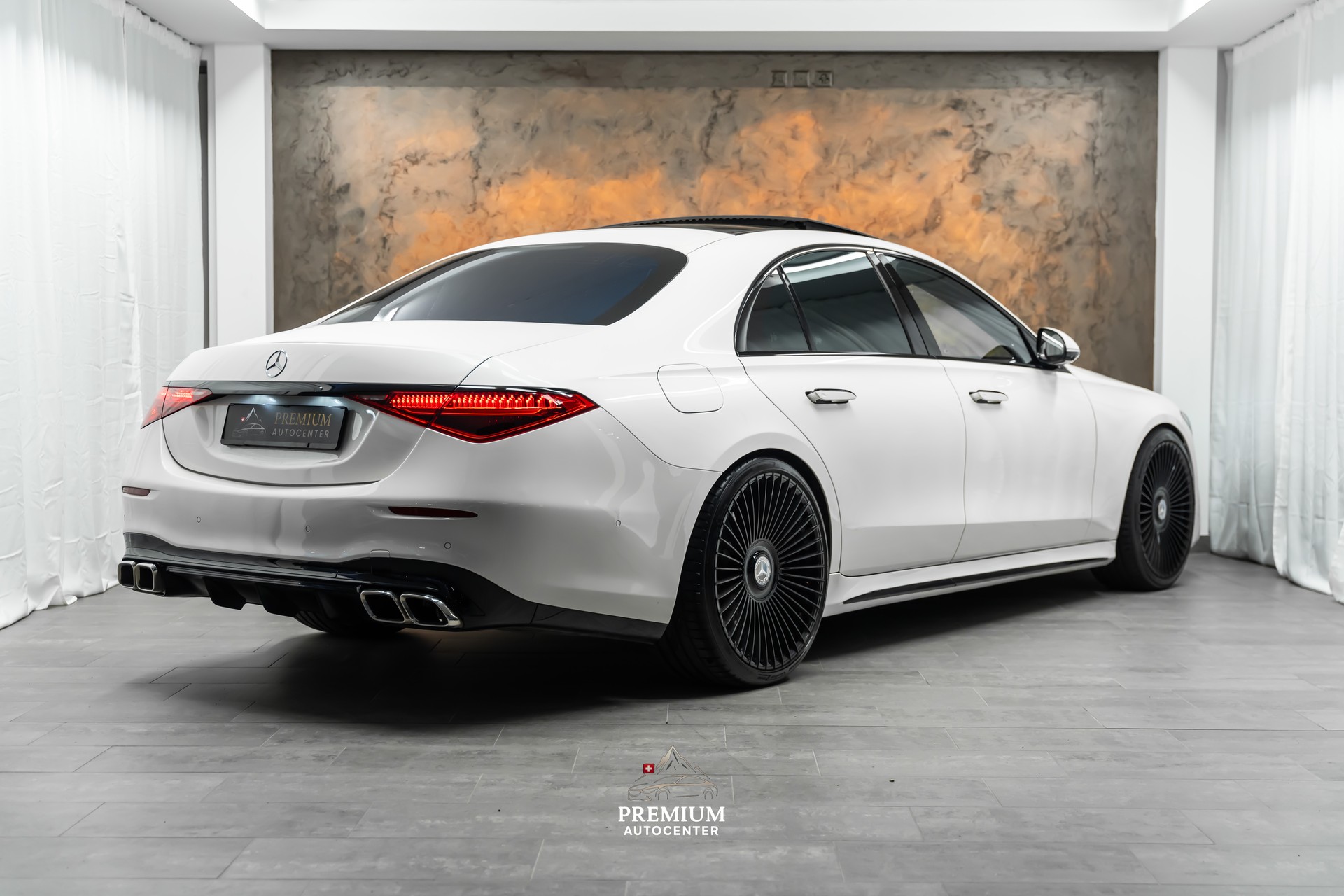 MERCEDES-BENZ S 500 4Matic (S63 AMG) *Fond-Entertainment*Burmester-4D*Massage*-showroom-element-1
