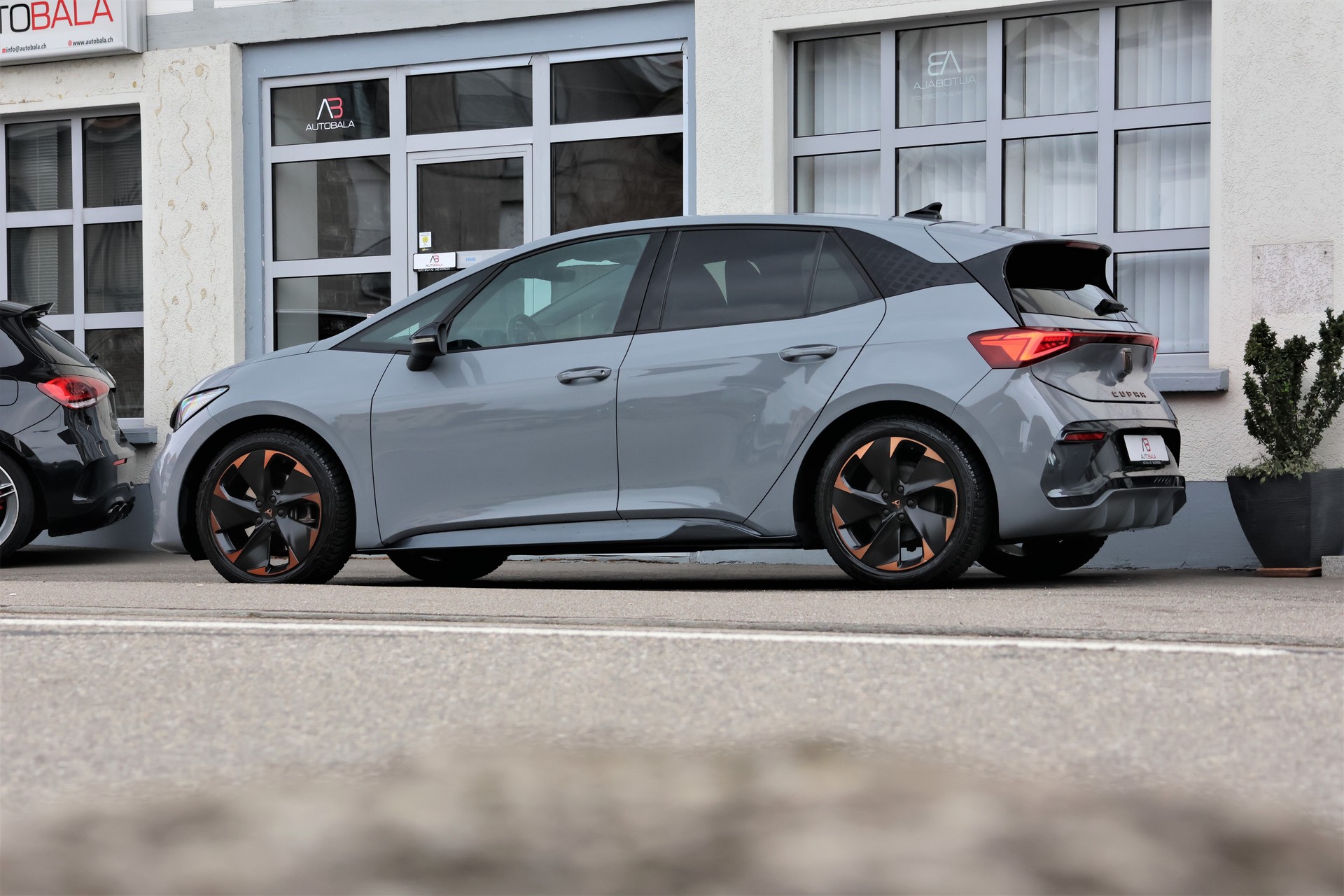 CUPRA Born 58 kWh (CH)-showroom-element-3