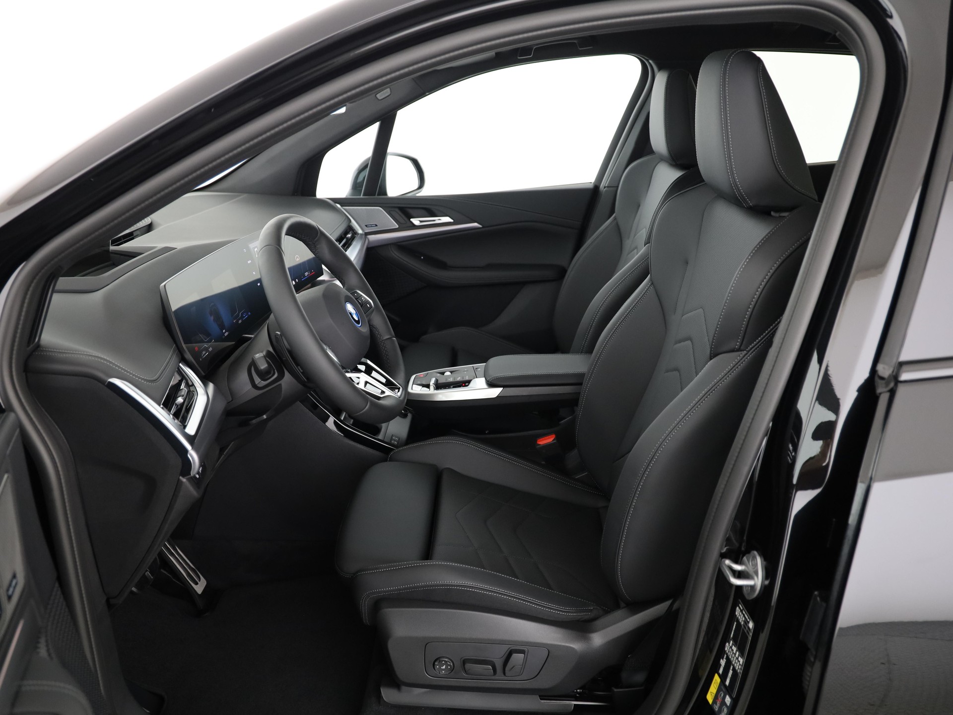 BMW 230e xDrive paddles Active Tourer-showroom-element-3