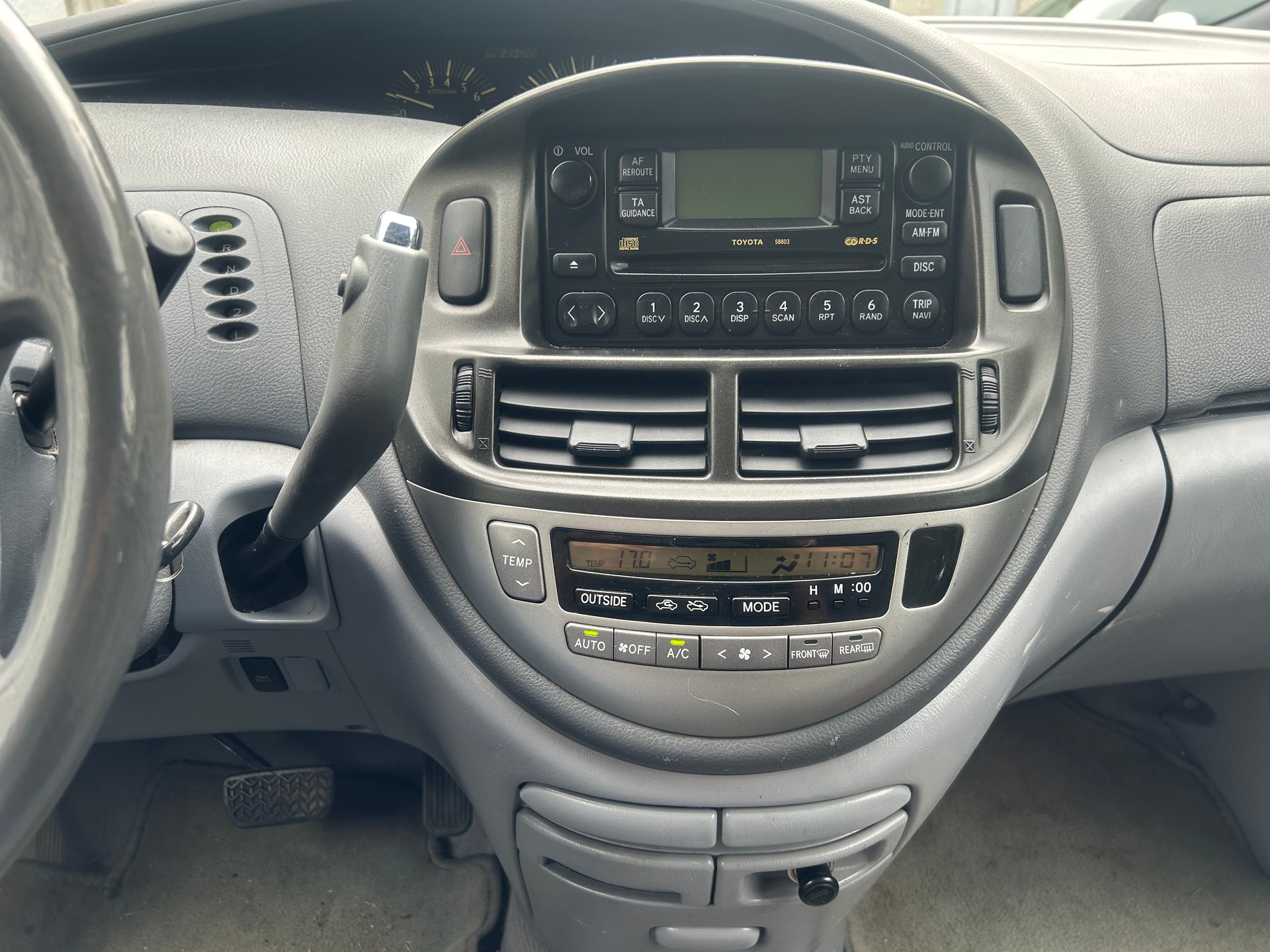 TOYOTA Previa 2.4 Linea Luna-image-7