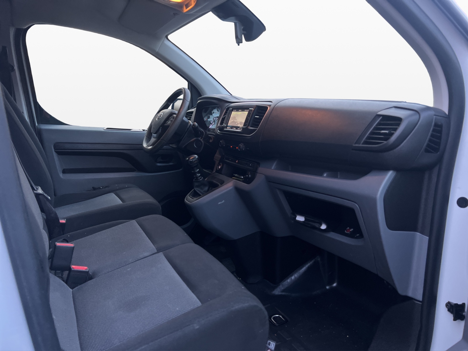 TOYOTA Proace 2.0D Panel Van Medium Comfort-image-17