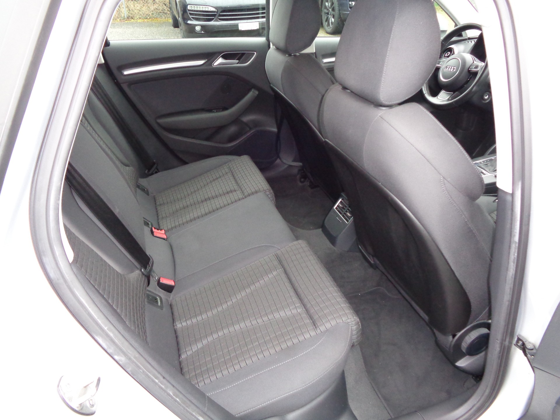 AUDI A3 Sportback 1.4 TFSI Ambition S-tronic-image-7