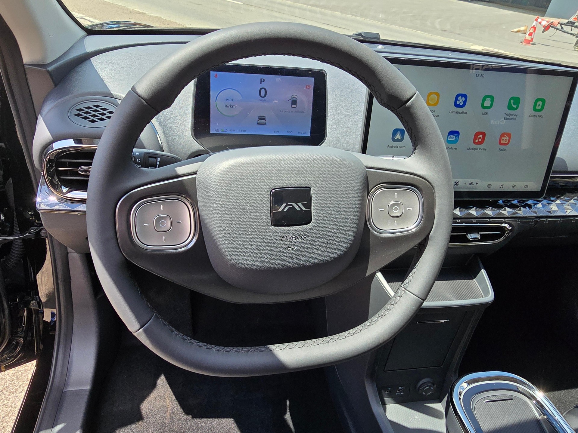 JAC E30X Electric-image-14