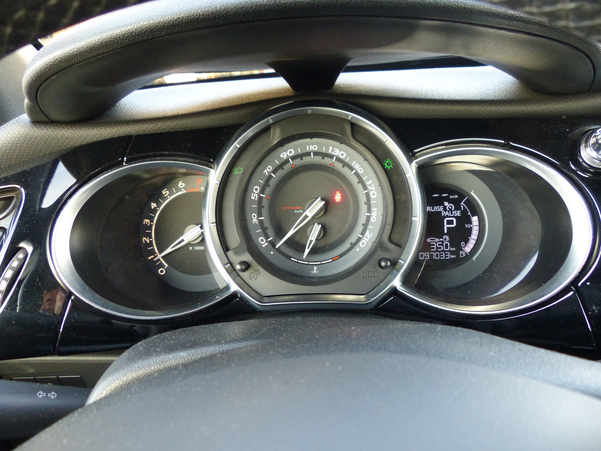 DS AUTOMOBILES DS3 1.6 VTi SO Chic Automatic-image-16