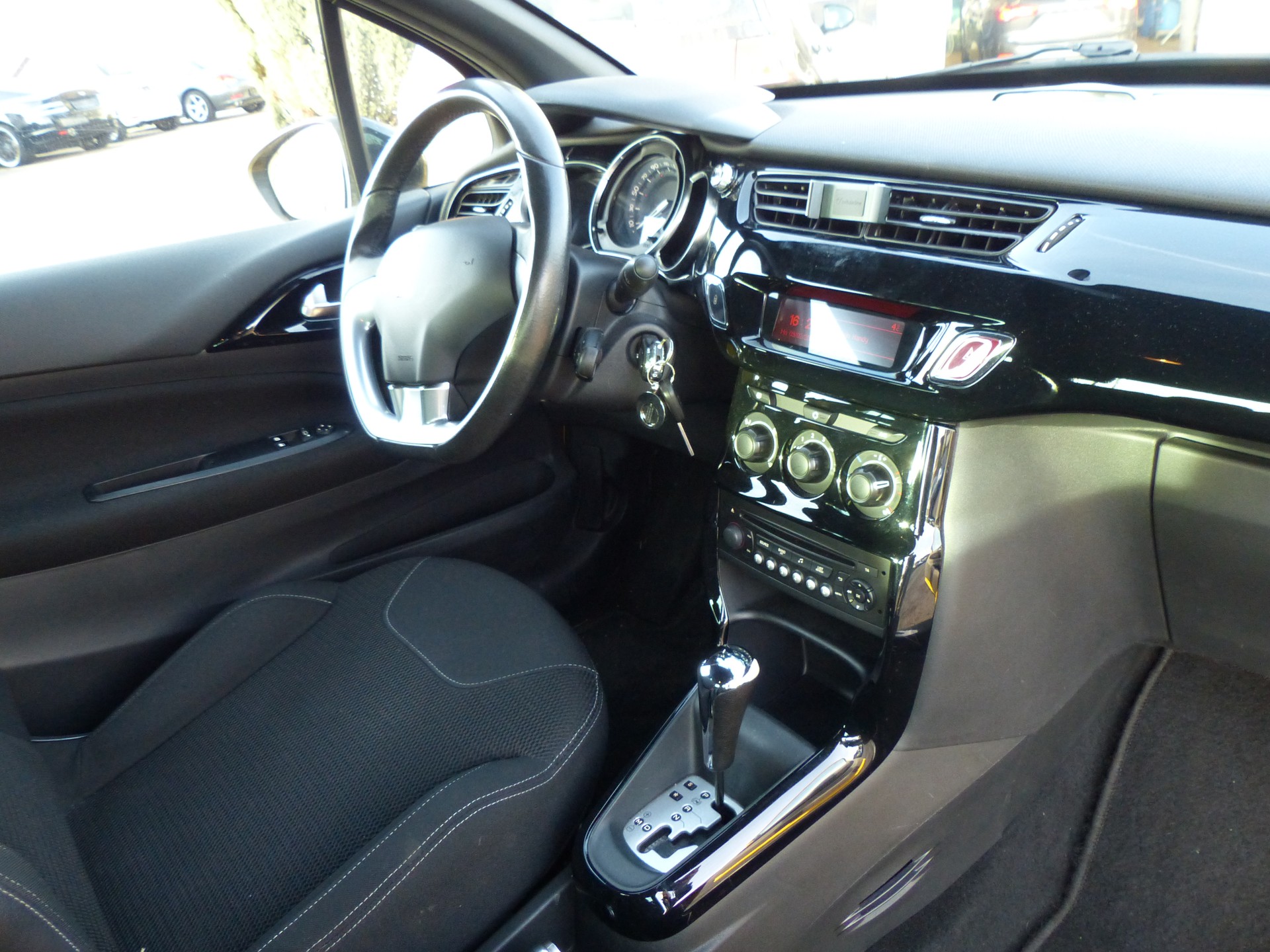 DS AUTOMOBILES DS3 1.6 VTi SO Chic Automatic-image-22