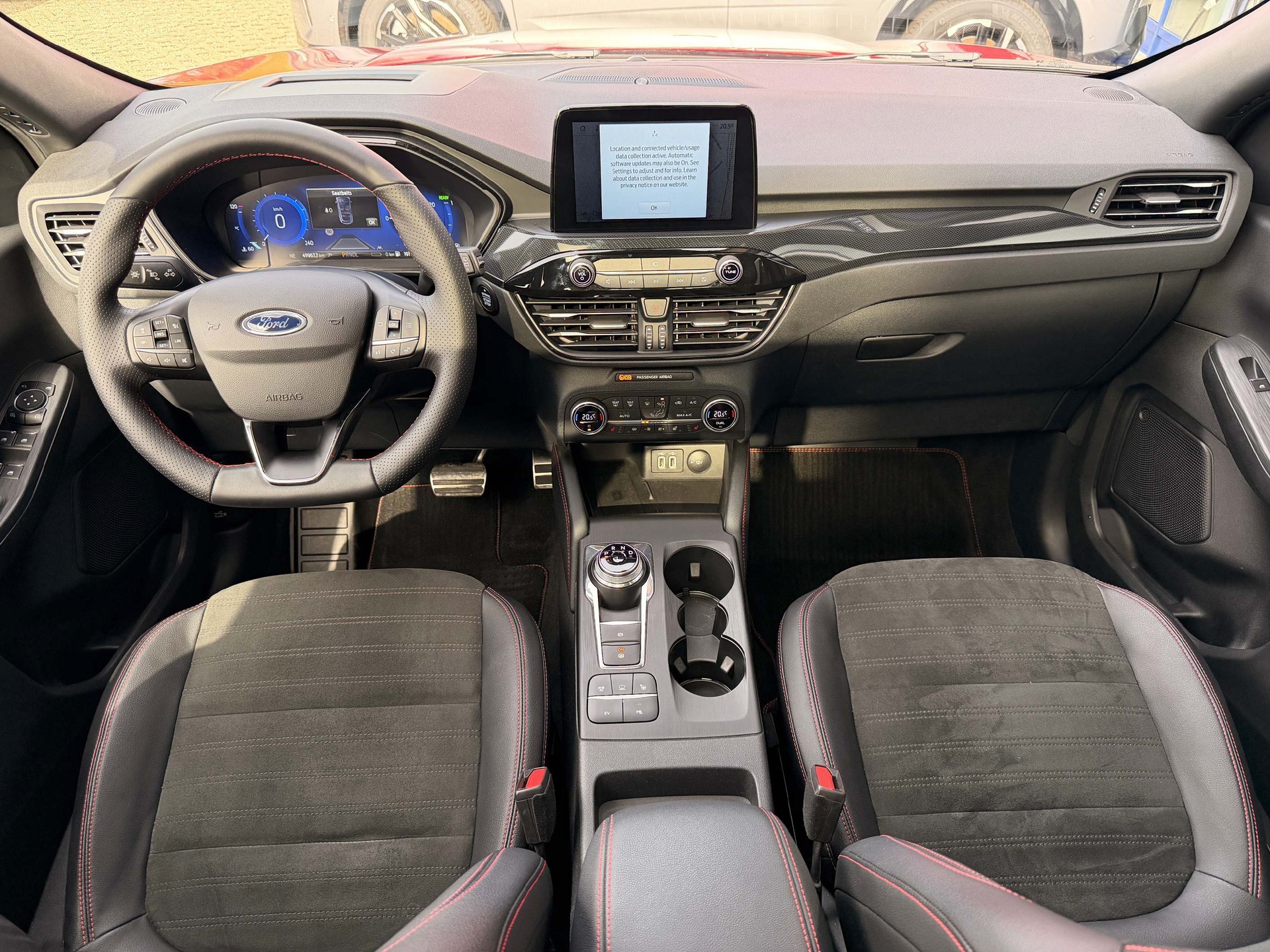 FORD Kuga 2.5 Plug-in Hybrid ST-Line X-image-10