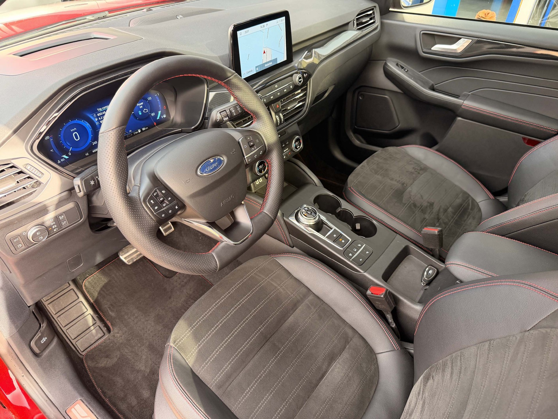 FORD Kuga 2.5 Plug-in Hybrid ST-Line X-image-13
