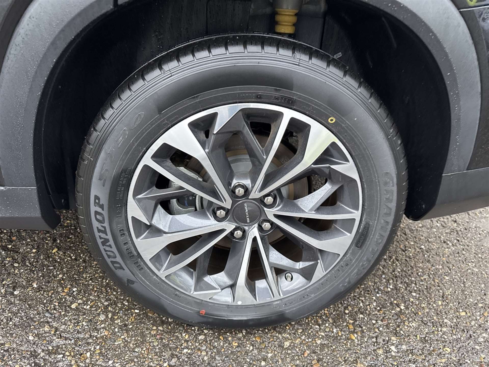 MAXUS eUniq6 70kWh 354km Reichweite-image-9