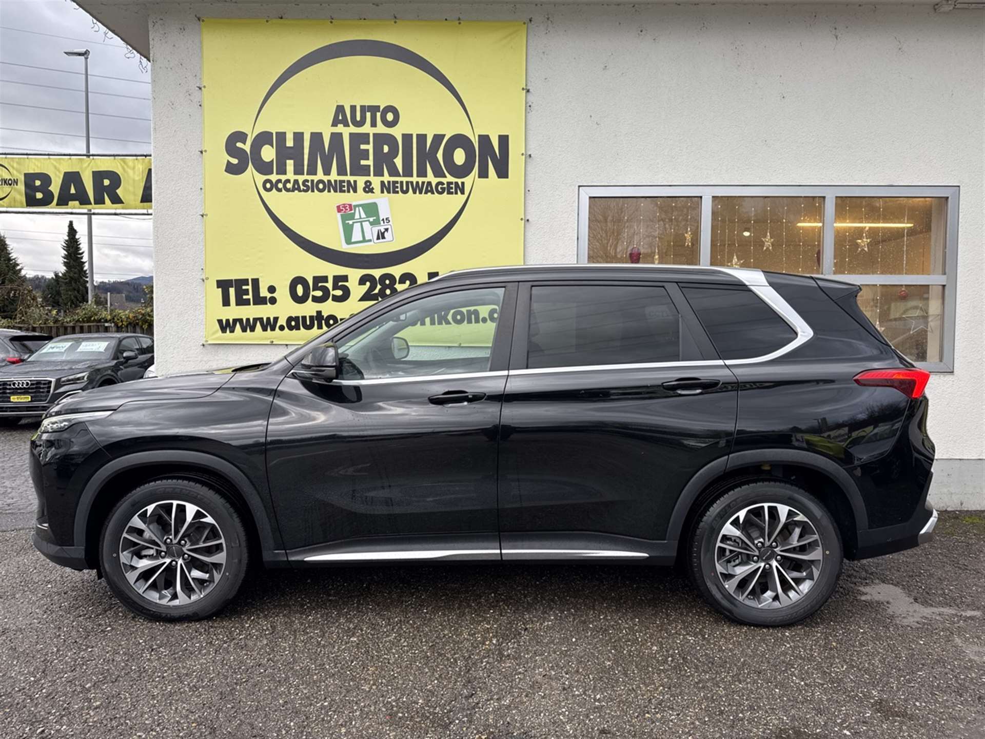 MAXUS eUniq6 70kWh 354km Reichweite-image-4
