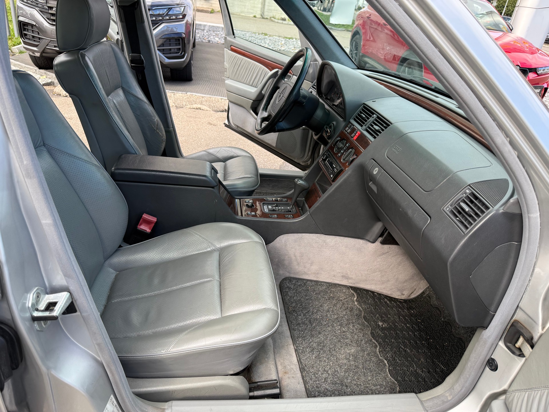 MERCEDES-BENZ C 220 Elégance-image-8