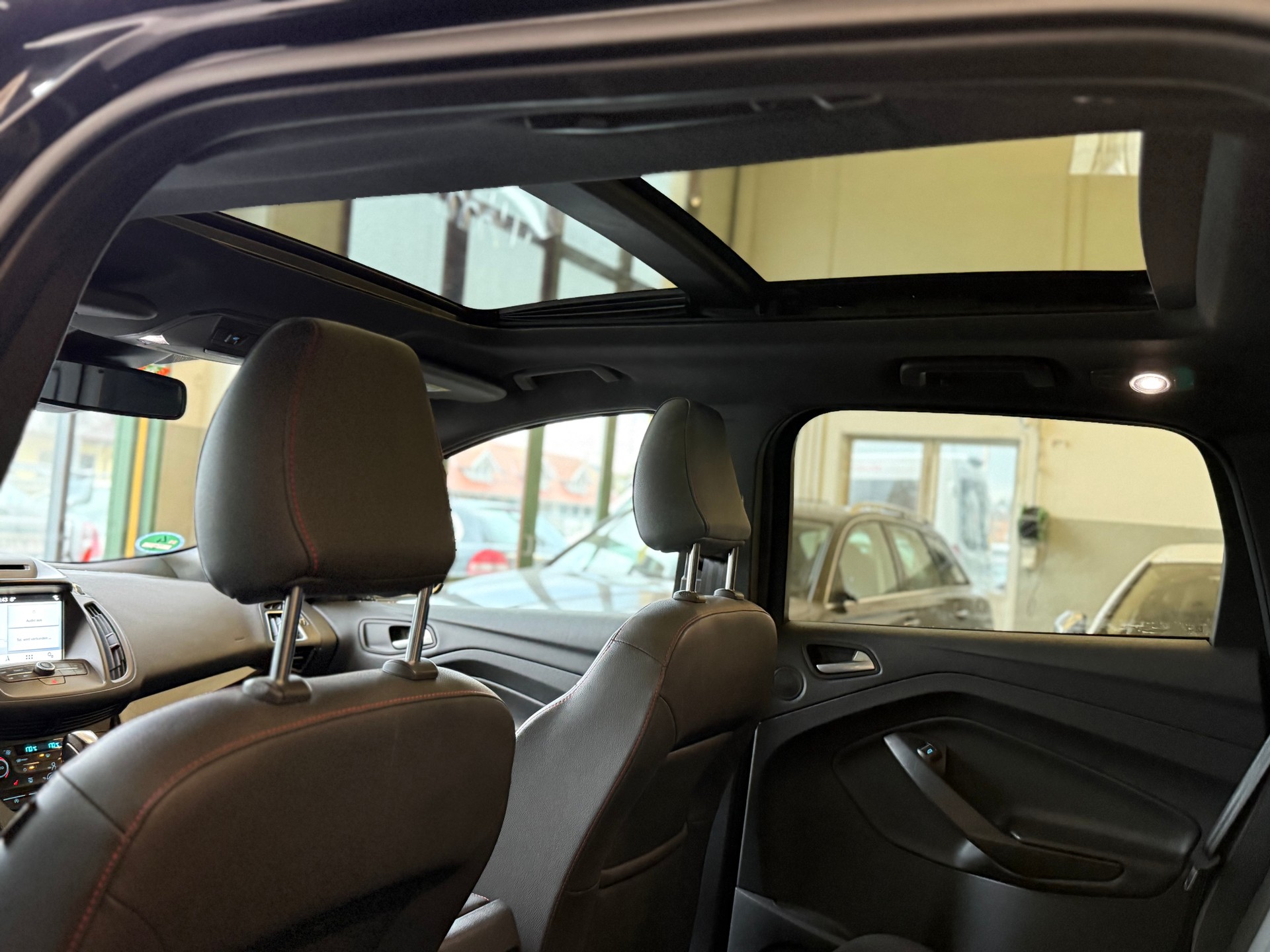 FORD Kuga 2.0 TDCi ST Line High 4WD PowerShift-image-15