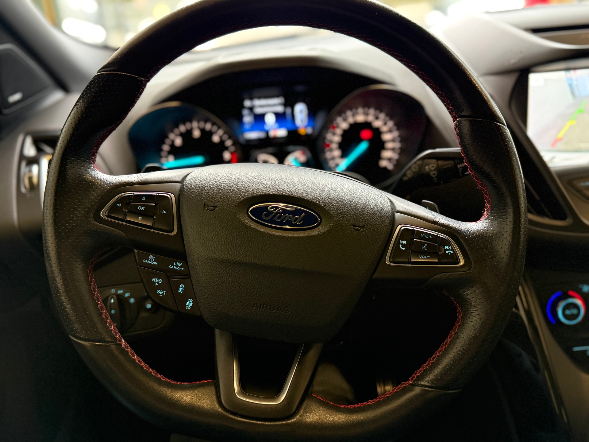 FORD Kuga 2.0 TDCi ST Line High 4WD PowerShift-image-12