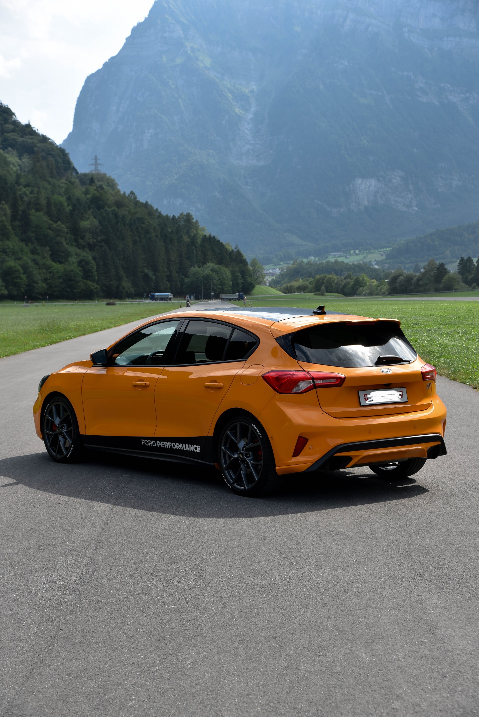 FORD Focus ST 2.3 Styling Paket Automat-image-11