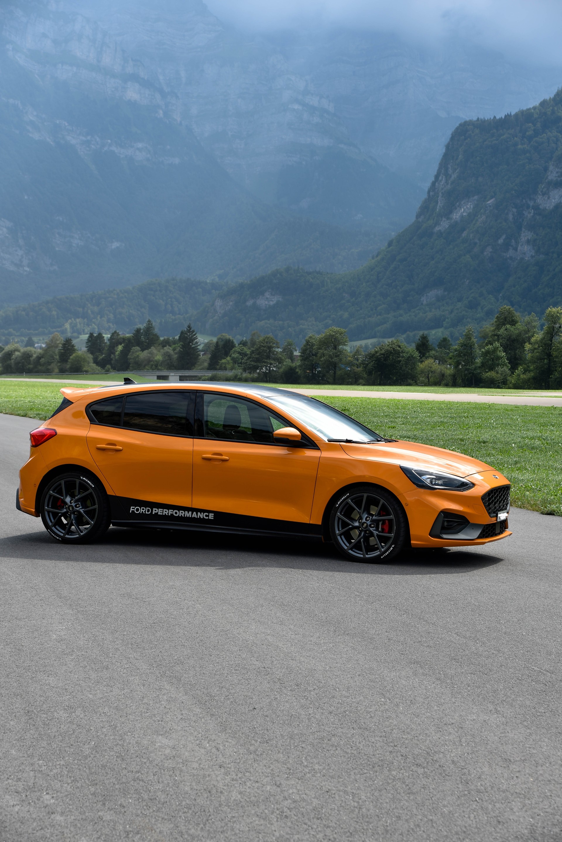 FORD Focus ST 2.3 Styling Paket Automat-image-12
