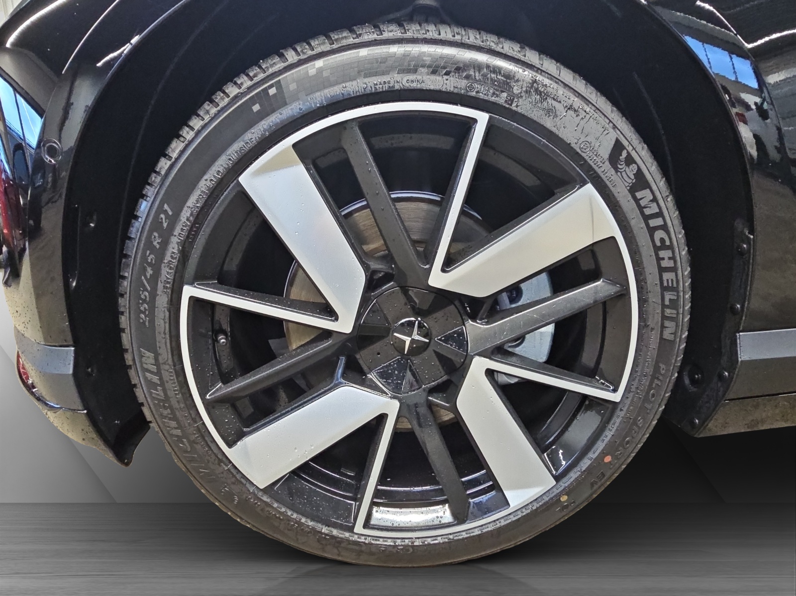 POLESTAR 4 Long Range Dual Motor Prime-image-8