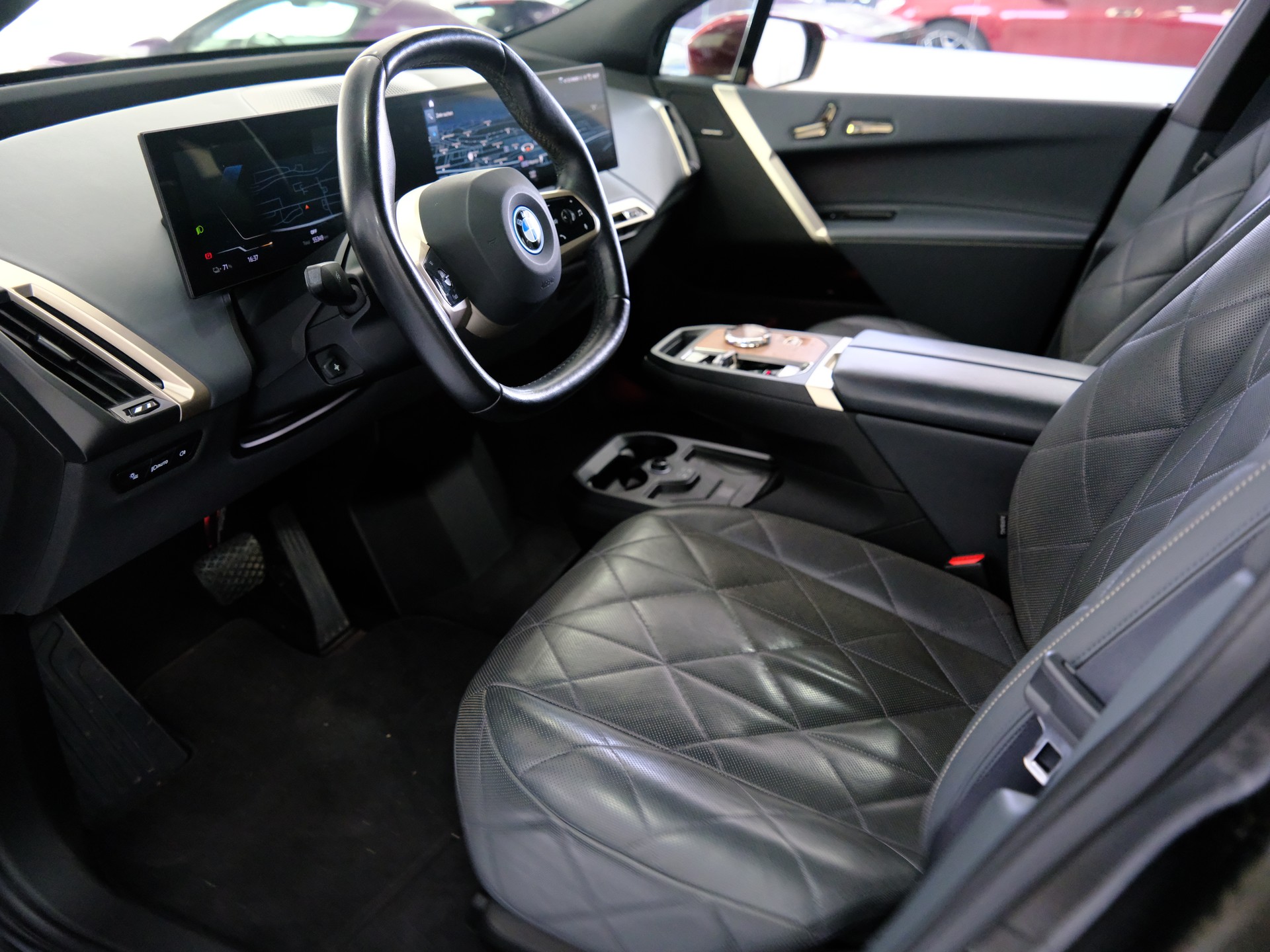 BMW iX xDrive40 Launch Edition-image-9
