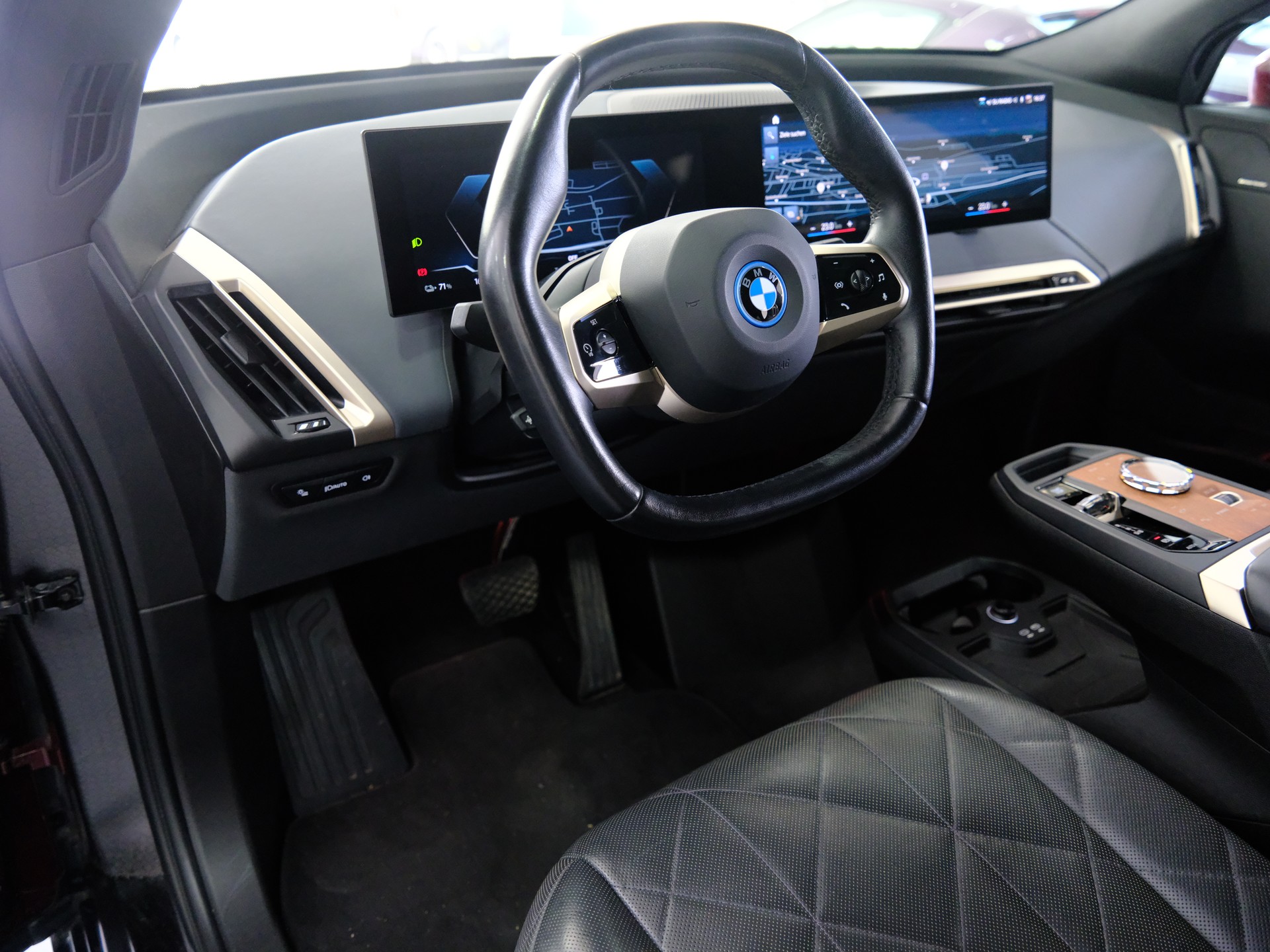 BMW iX xDrive40 Launch Edition-image-8