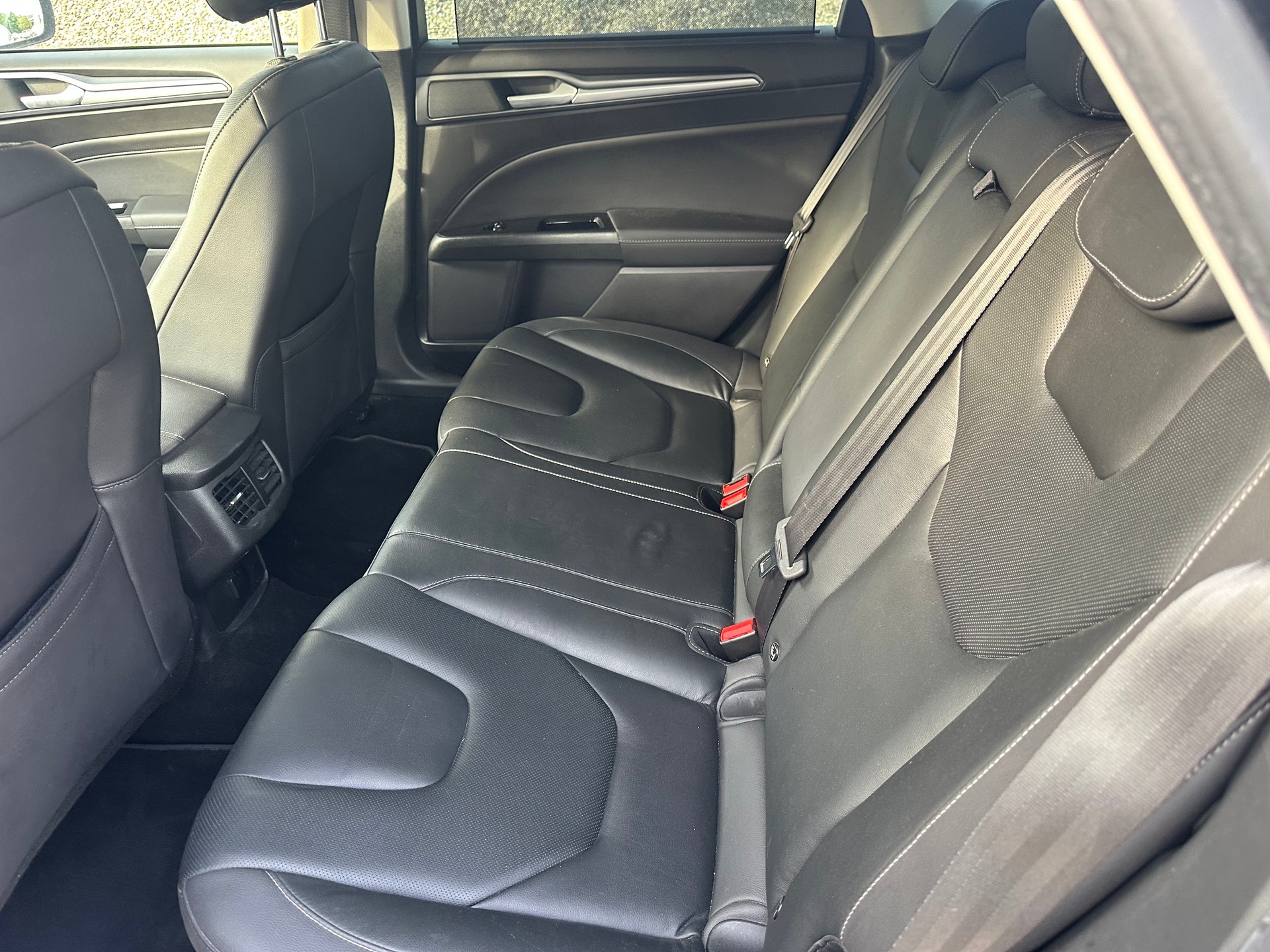 FORD Mondeo 2.0 TDCi Titanium AWD PowerShift-image-7