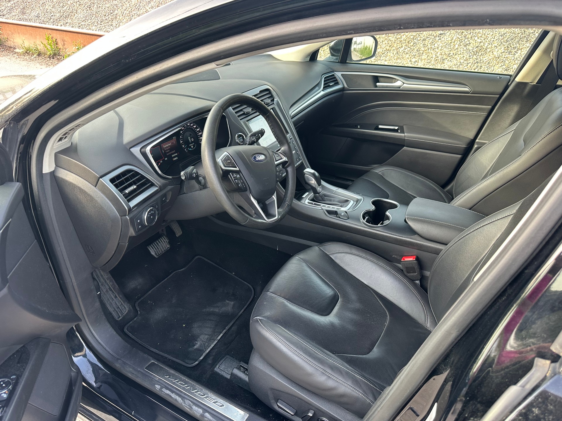 FORD Mondeo 2.0 TDCi Titanium AWD PowerShift-image-6