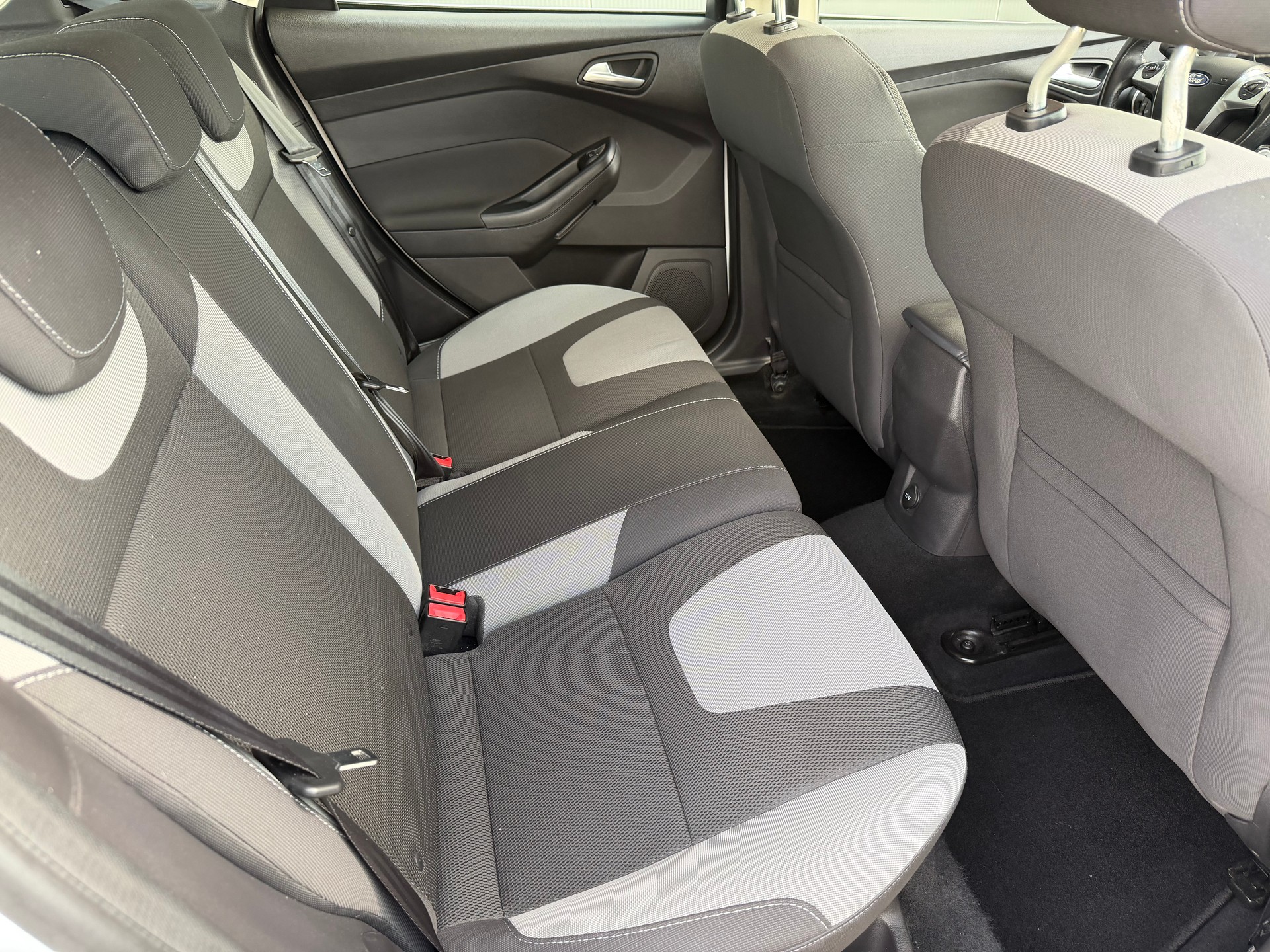 FORD Focus 2.0 TDCi Titanium PowerShift-image-14