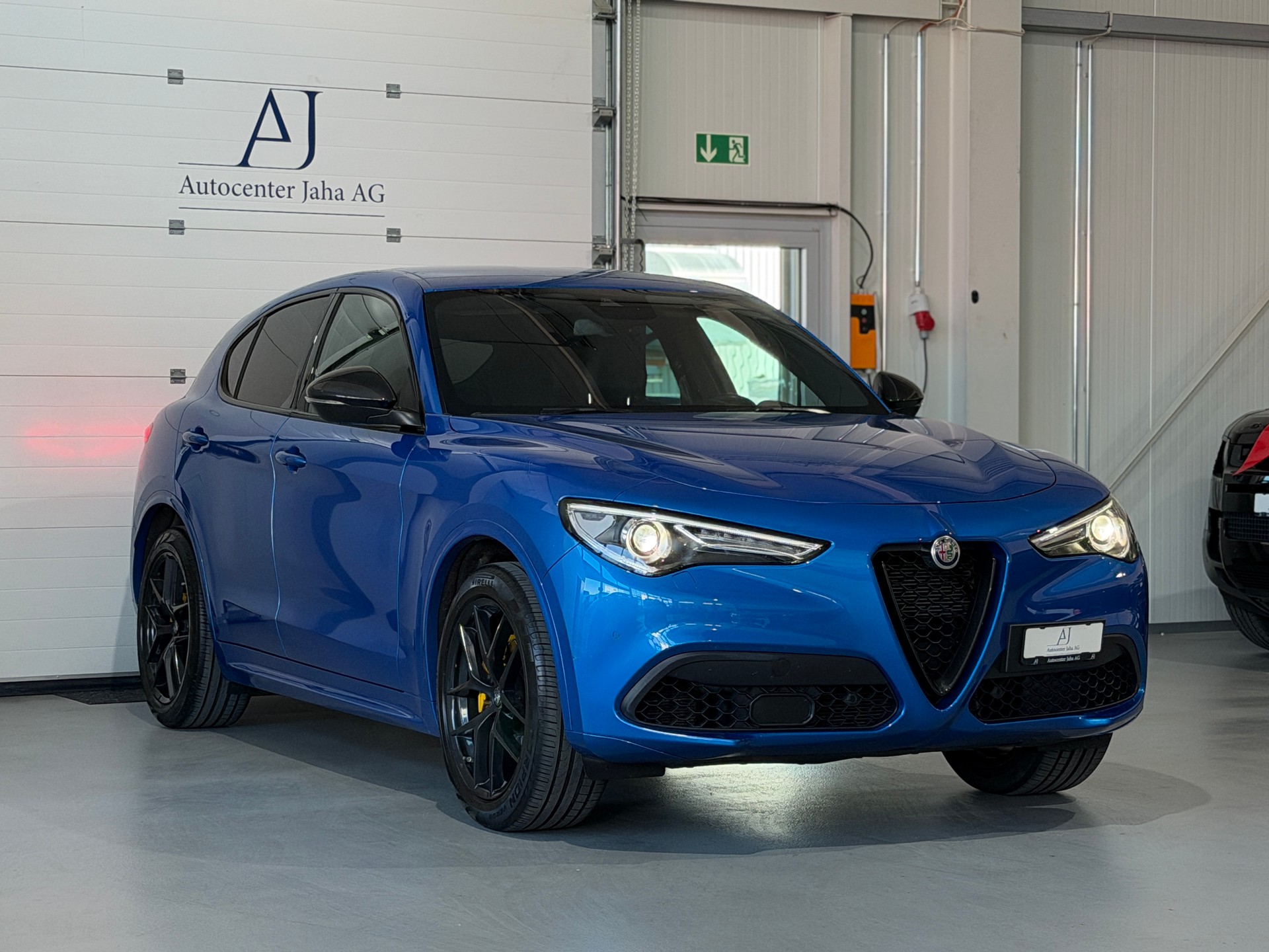 ALFA ROMEO Stelvio 2.0 Veloce Q4 Automatic-showroom-element-3