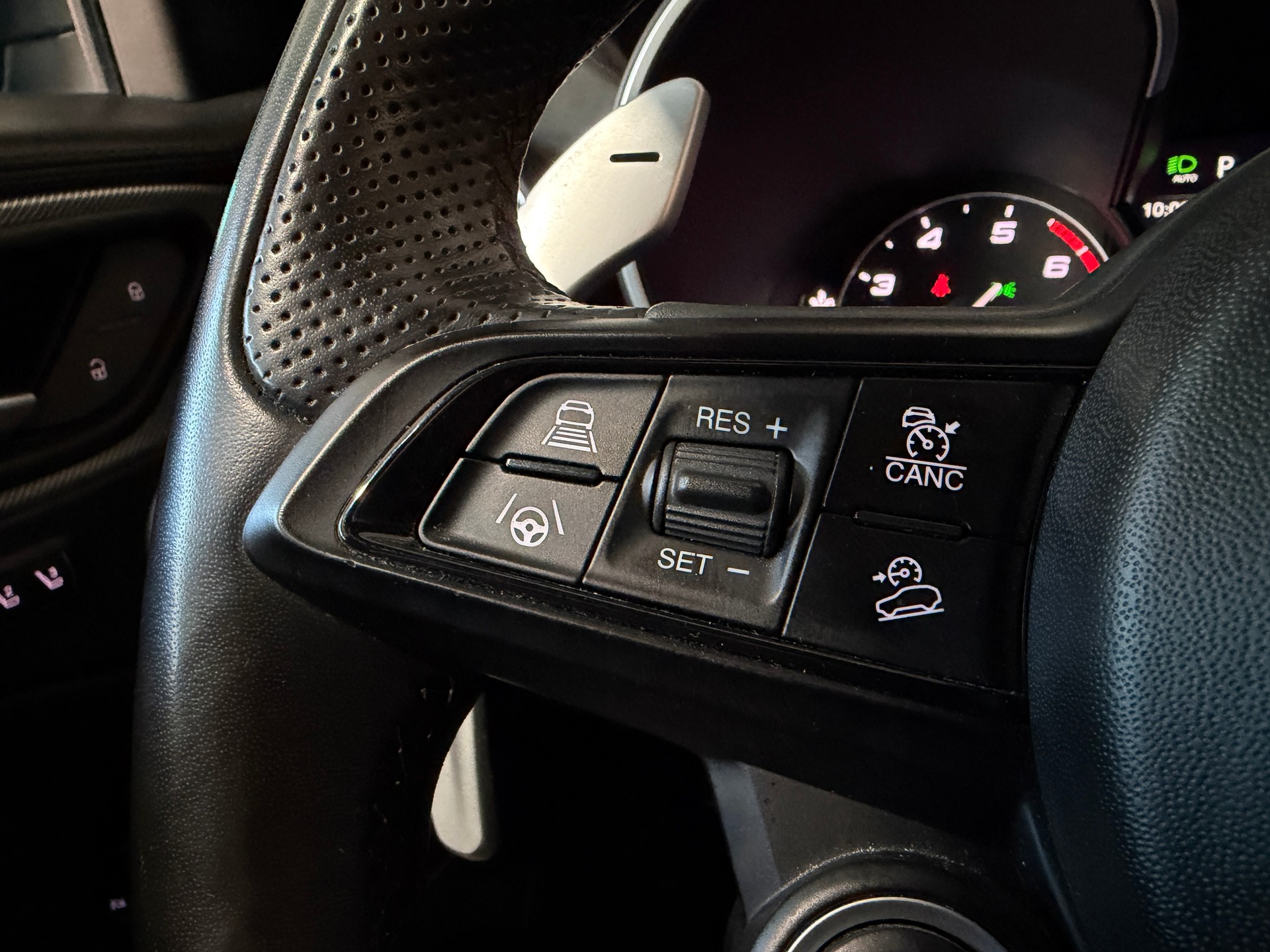 ALFA ROMEO Stelvio 2.0 Veloce Q4 Automatic-image-8