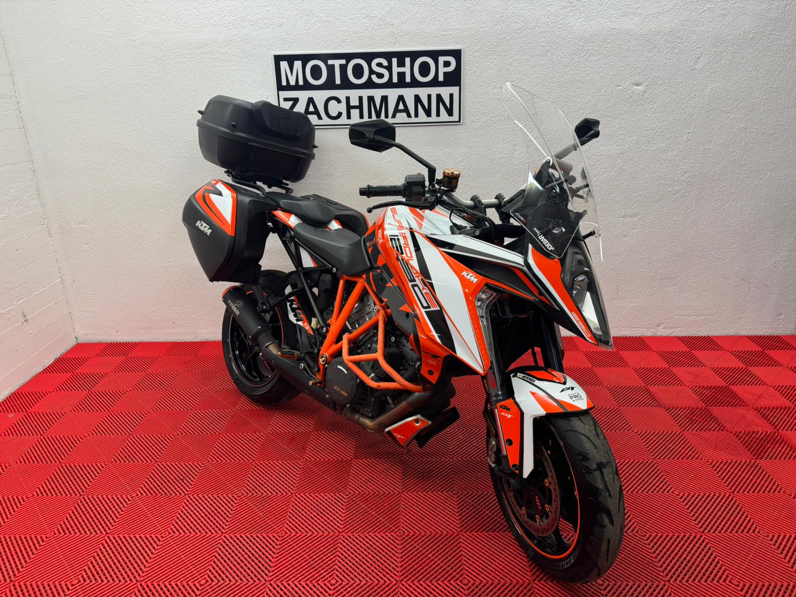 KTM 1290 Super Duke GT-image-2