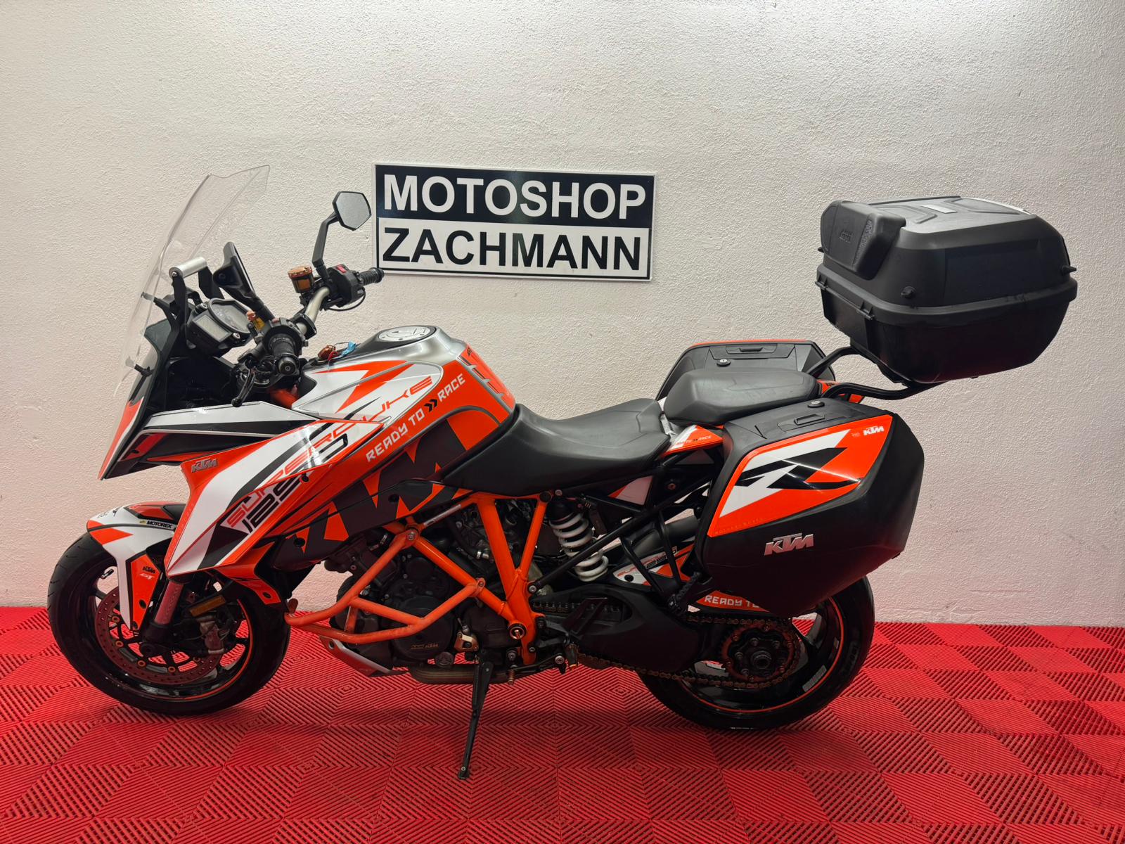 KTM 1290 Super Duke GT-image-3