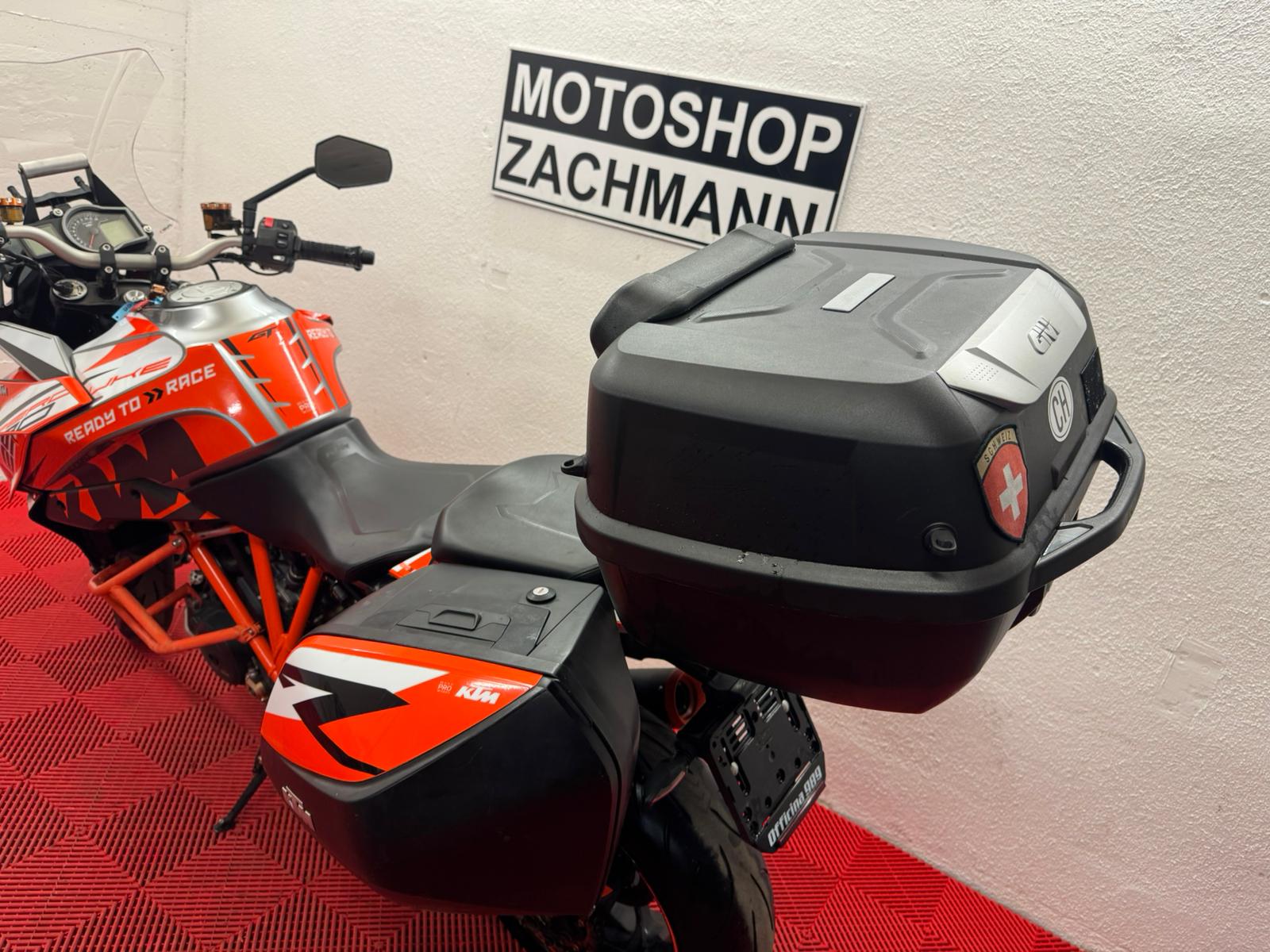 KTM 1290 Super Duke GT-image-9
