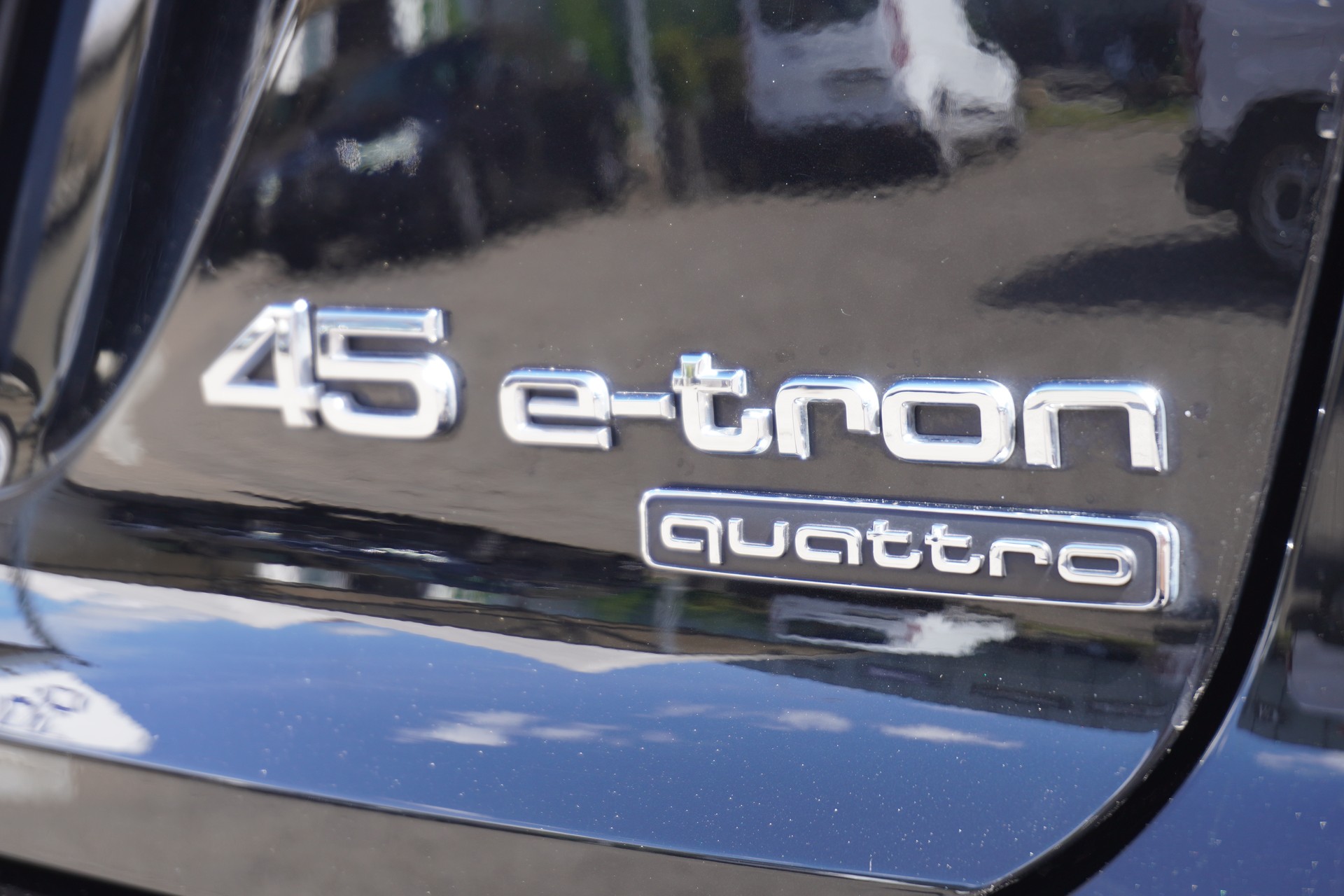 AUDI Q4 e-tron 45 quattro-image-39