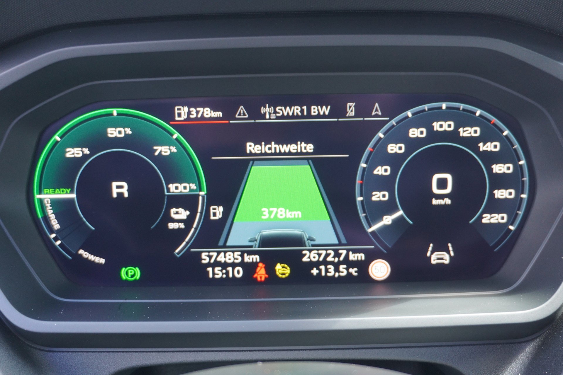 AUDI Q4 e-tron 45 quattro-image-31