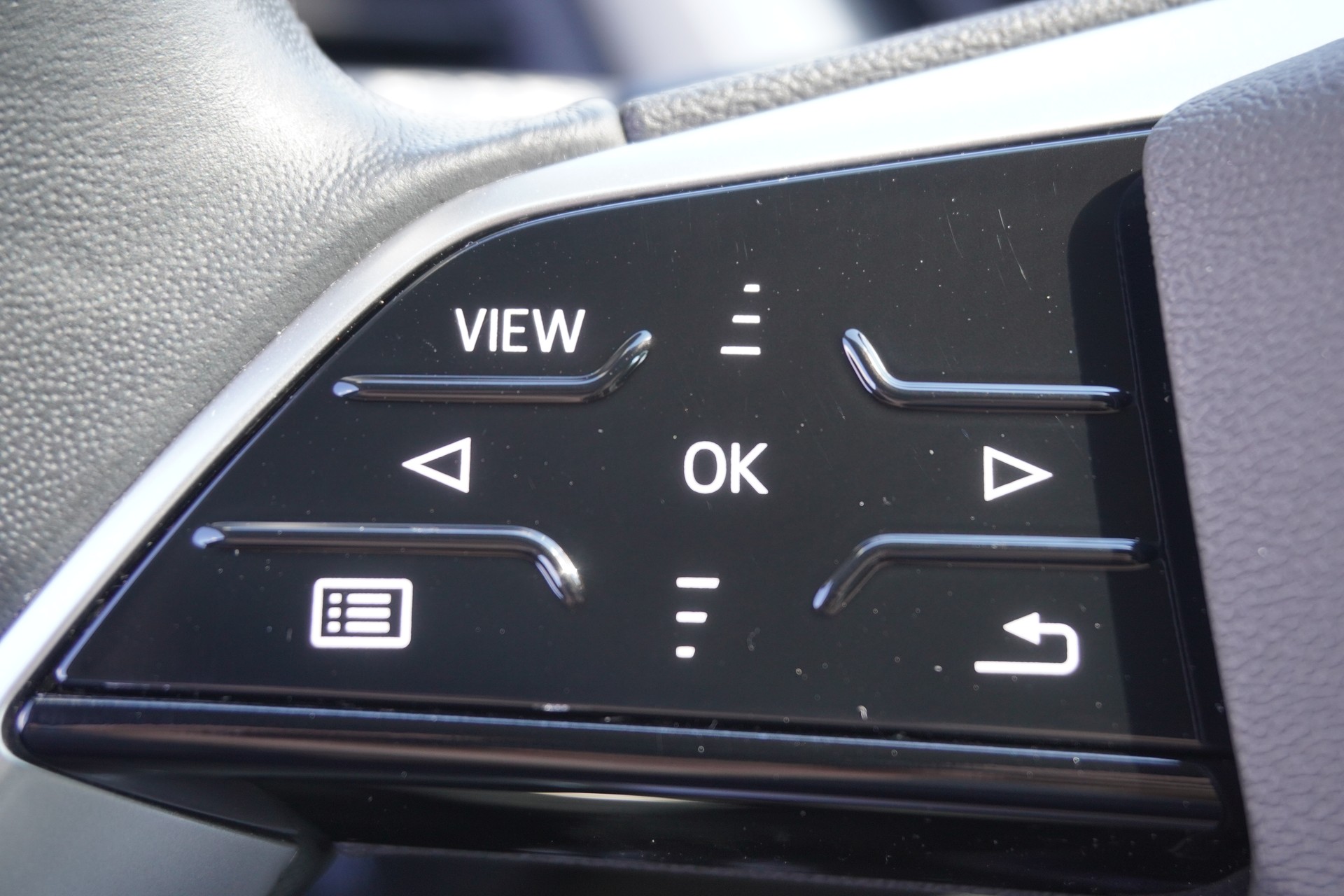 AUDI Q4 e-tron 45 quattro-image-34