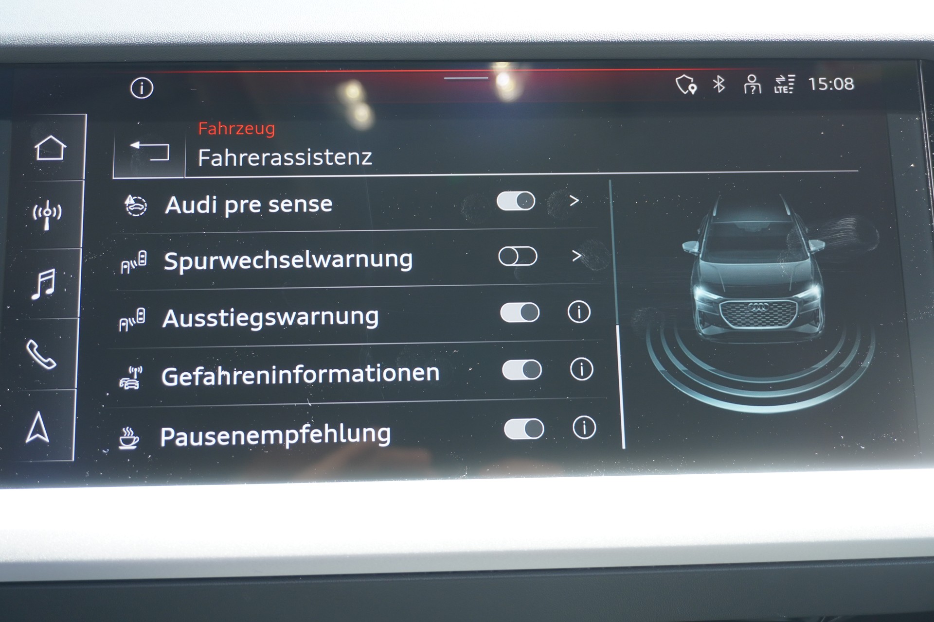 AUDI Q4 e-tron 45 quattro-image-28