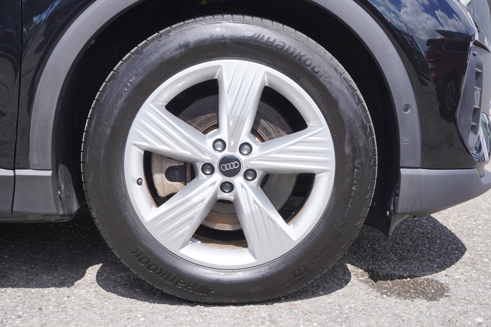 AUDI Q4 e-tron 45 quattro-image-9
