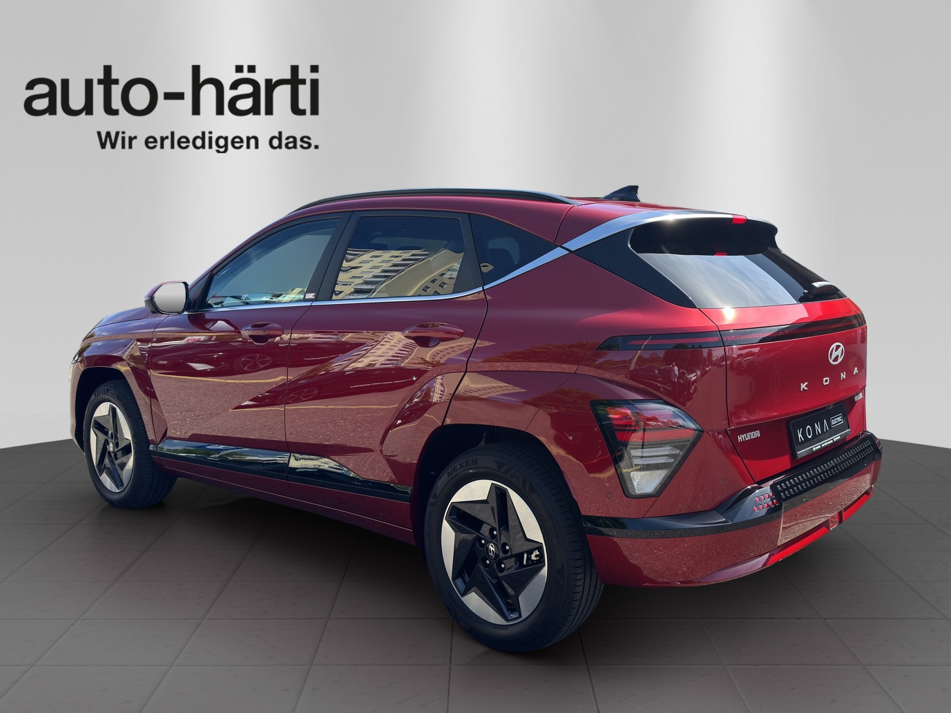 HYUNDAI Kona EV 65.4 kWh Amplia-showroom-element-2