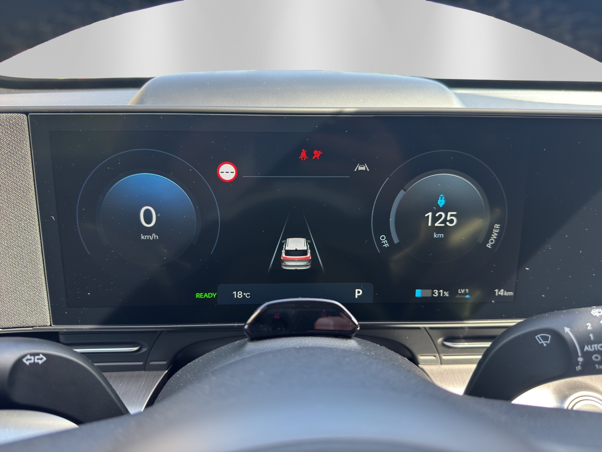 HYUNDAI Kona EV 65.4 kWh Amplia-image-15
