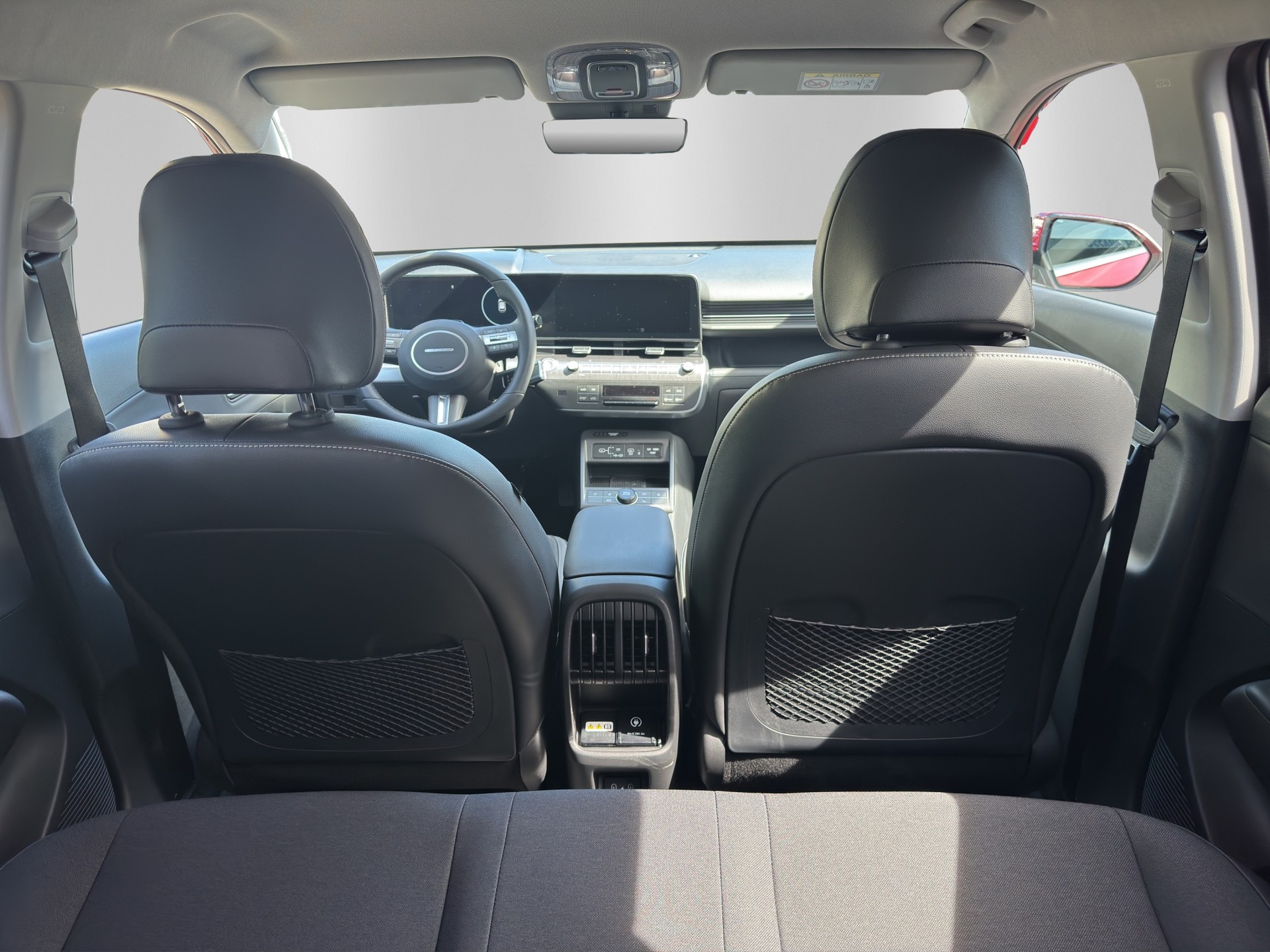 HYUNDAI Kona EV 65.4 kWh Amplia-image-10