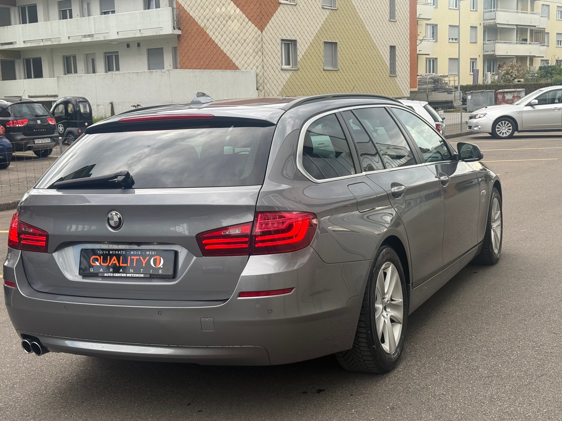 BMW 525d Touring xDrive Luxury Line Steptronic-image-5