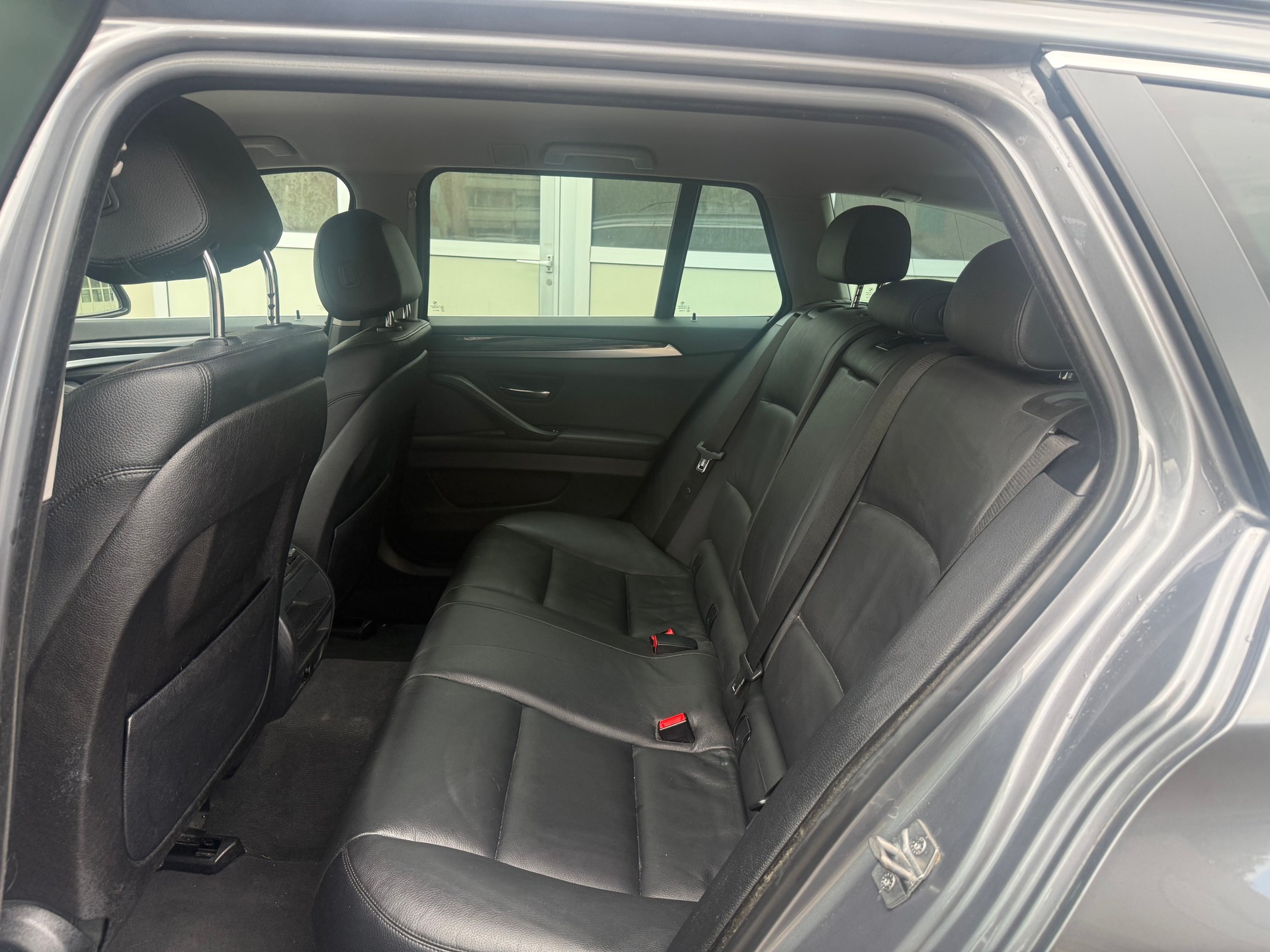 BMW 525d Touring xDrive Luxury Line Steptronic-image-11