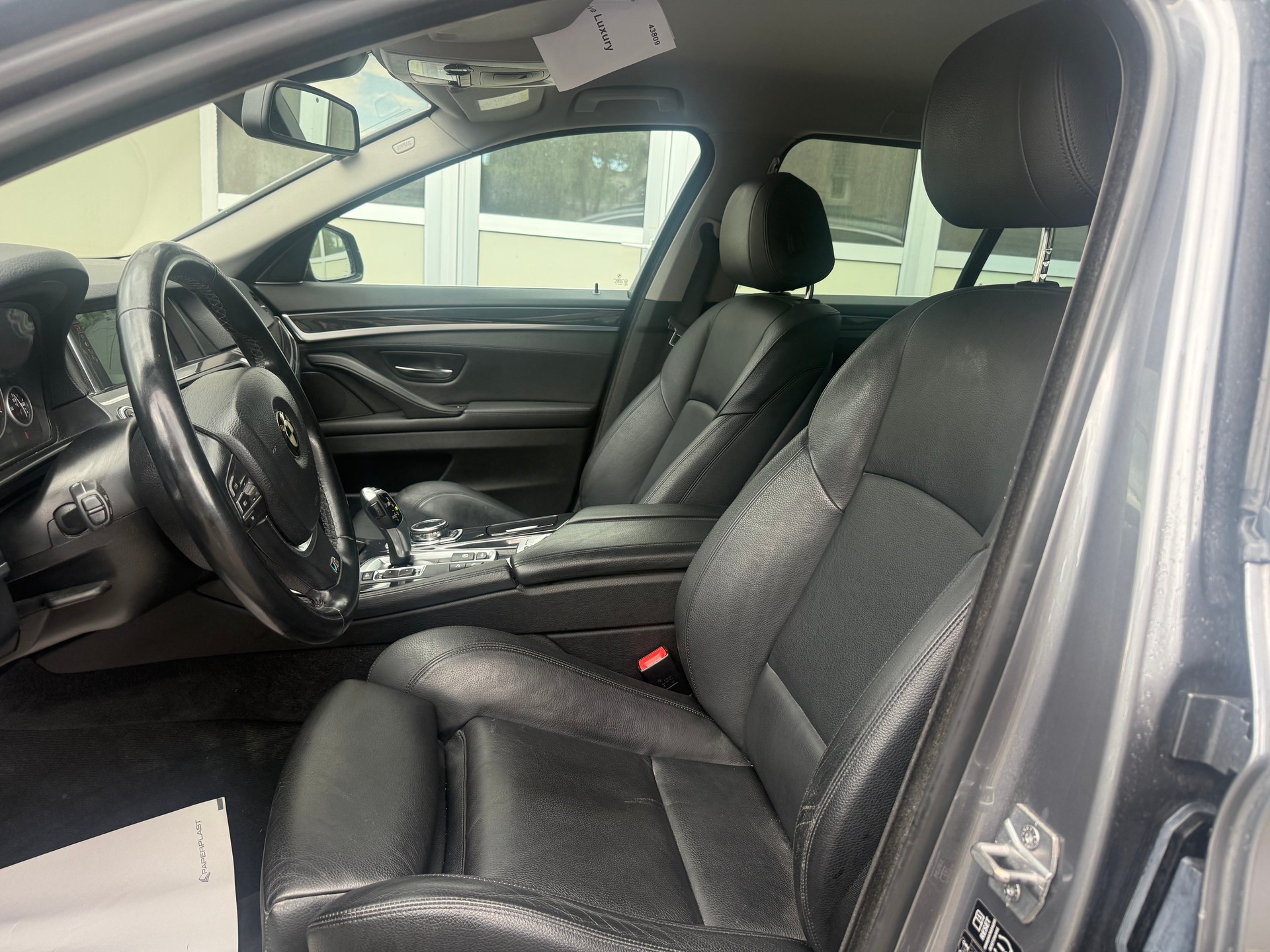 BMW 525d Touring xDrive Luxury Line Steptronic-image-7