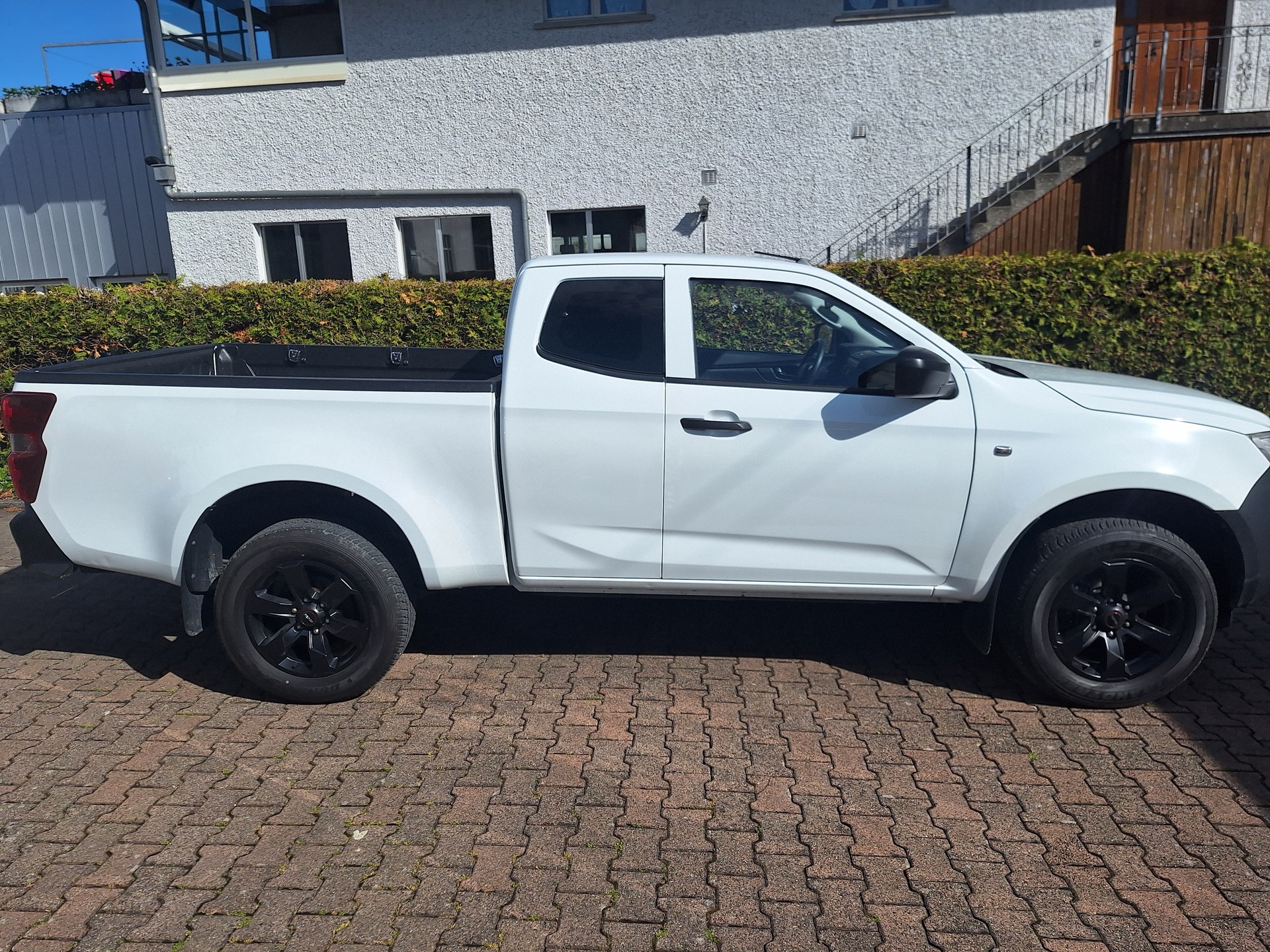 ISUZU Space Pick-up 1.9 DDi N60 BB+ 4x4-image-2