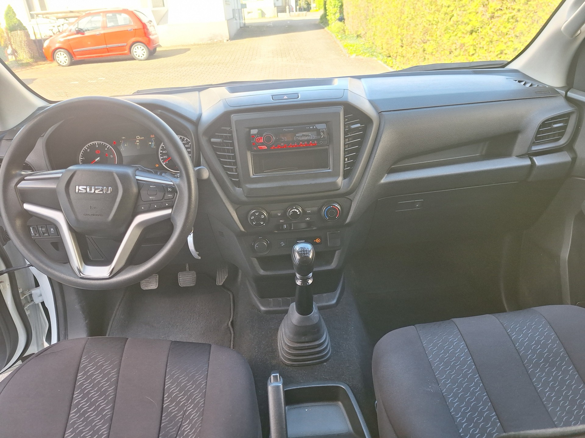 ISUZU Space Pick-up 1.9 DDi N60 BB+ 4x4-image-12