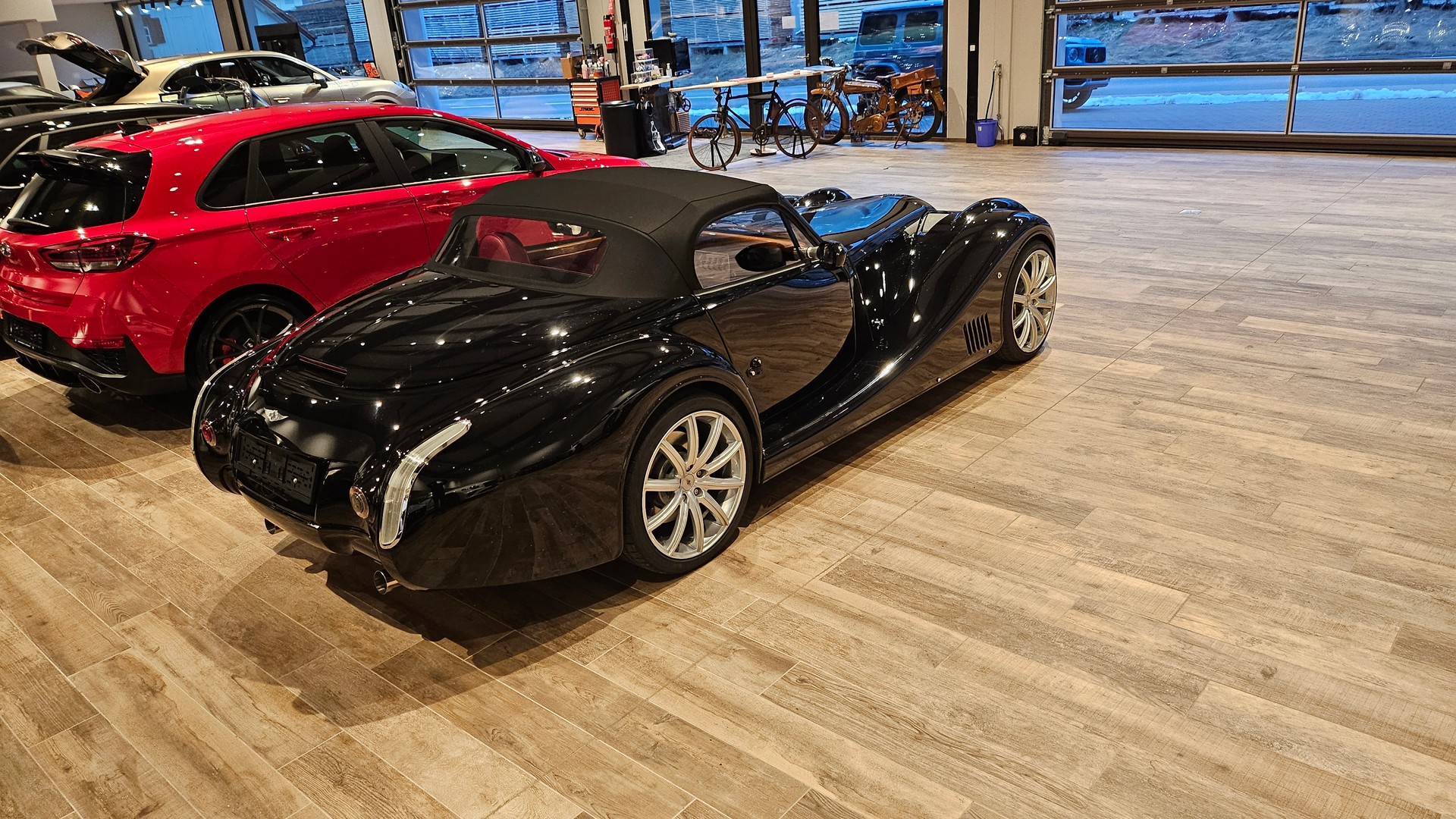 MORGAN 4,8-Liter-V8-image-10